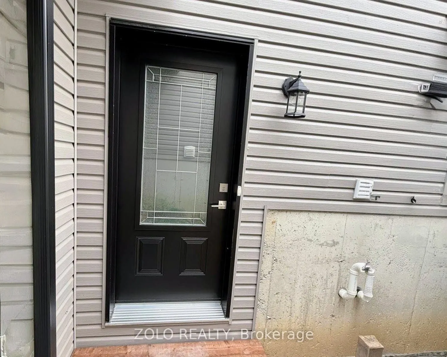 220/220A Ruby Drive
