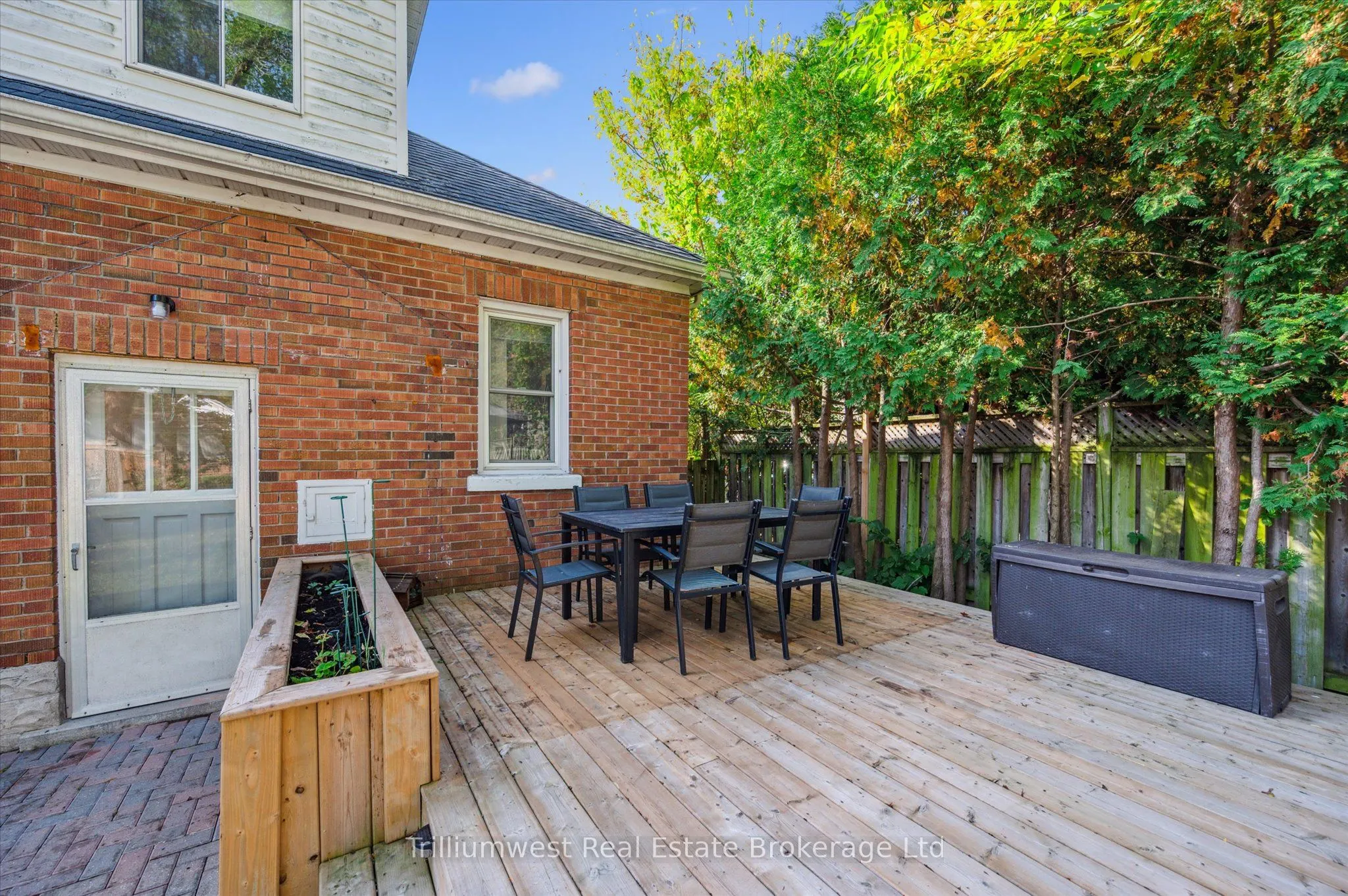 96 Selkirk Street