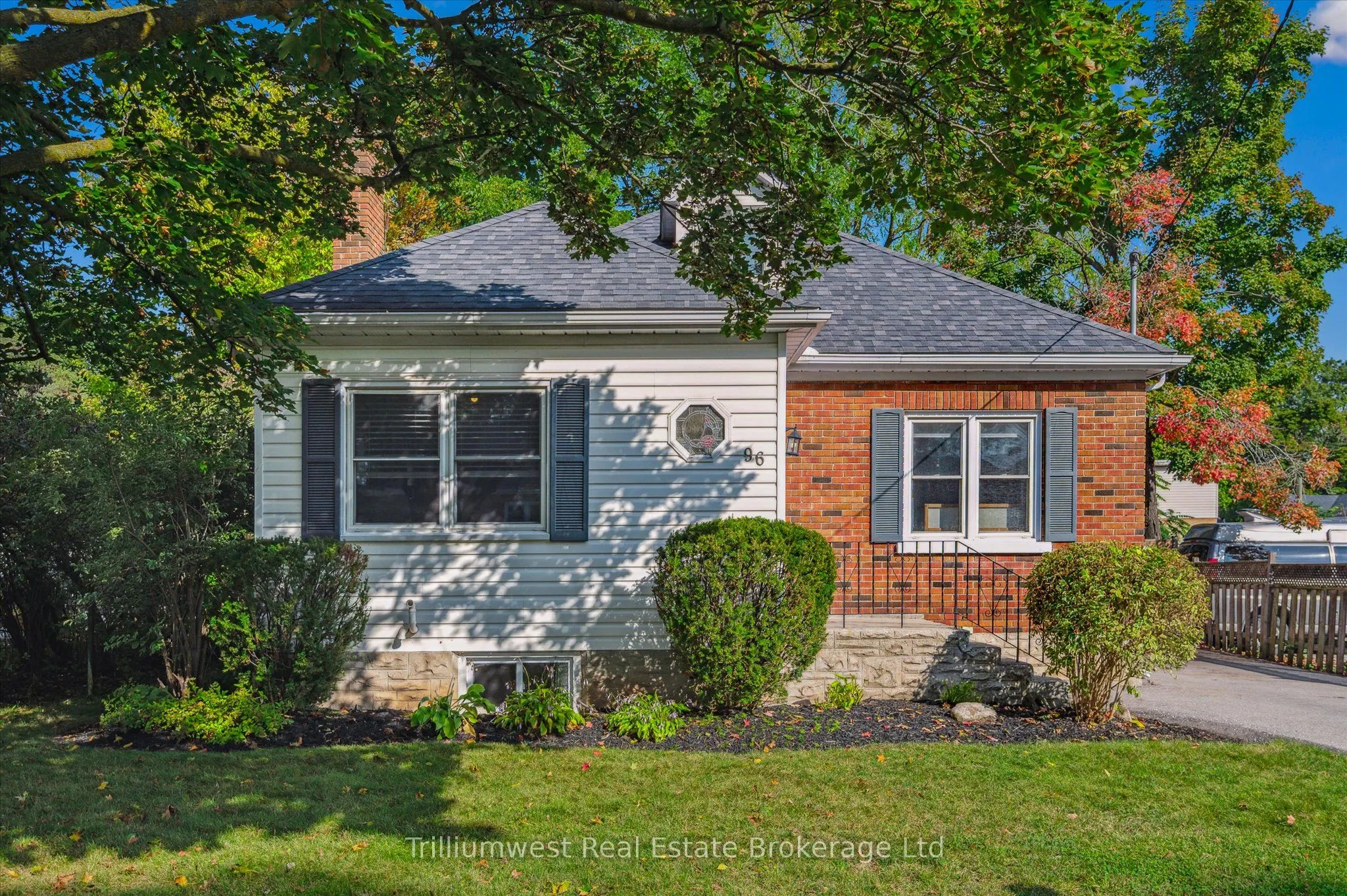 96 Selkirk Street
