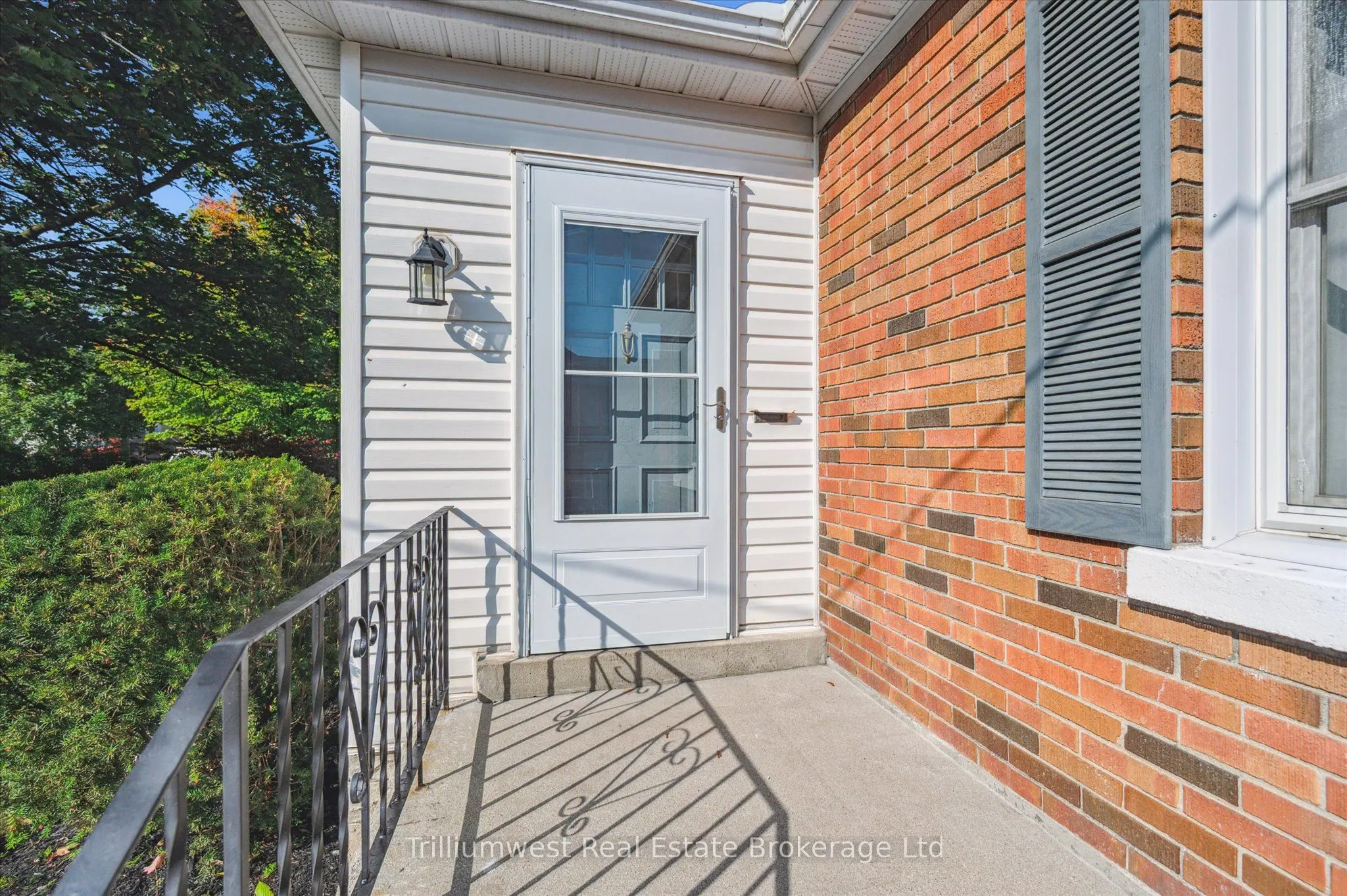 96 Selkirk Street
