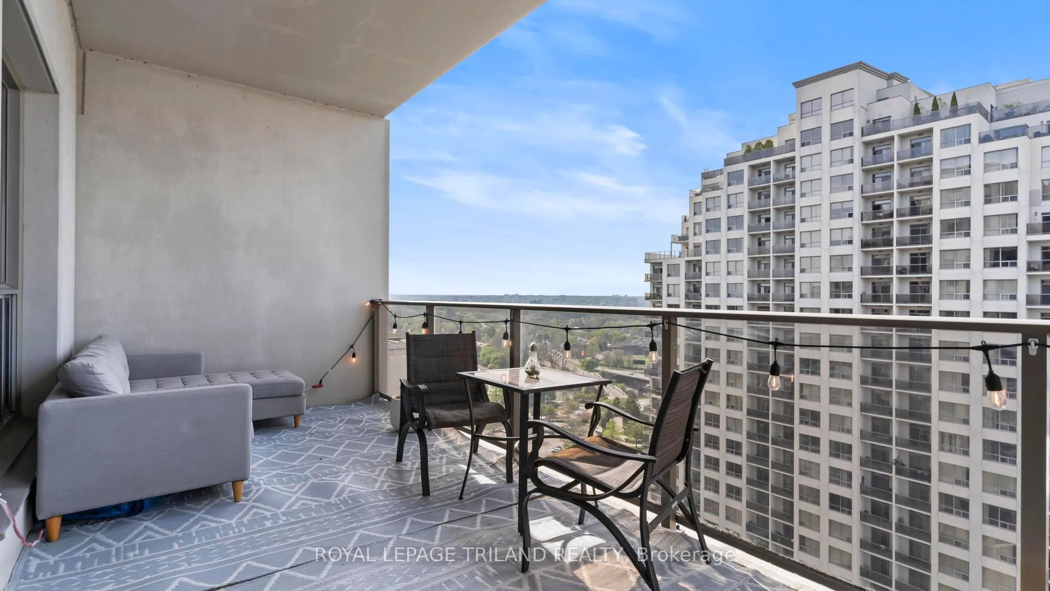 330 RIDOUT Street N, #2303