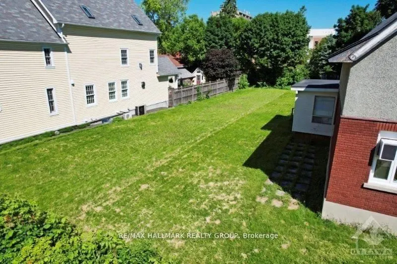 West Side - 67 Springhurst Avenue