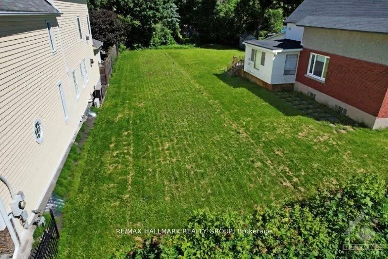 West Side - 67 Springhurst Avenue