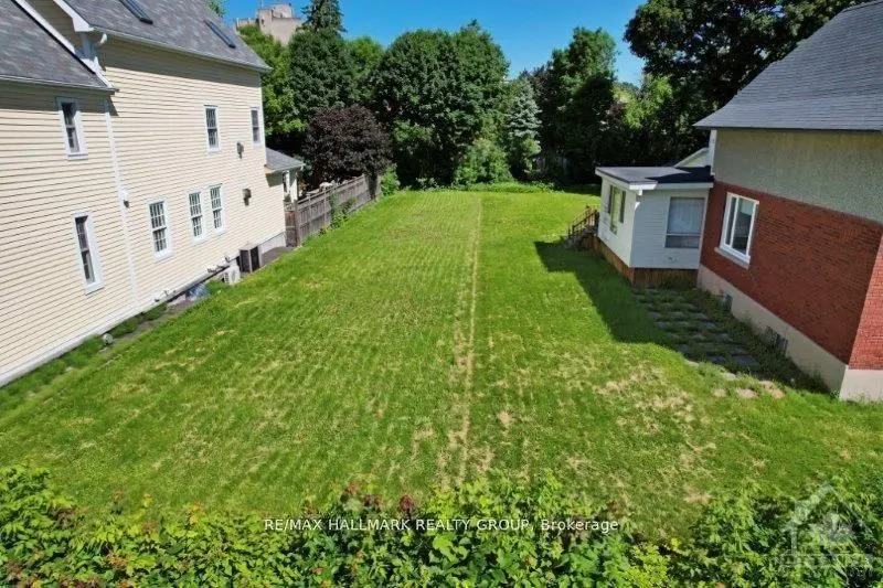 West Side - 67 Springhurst Avenue
