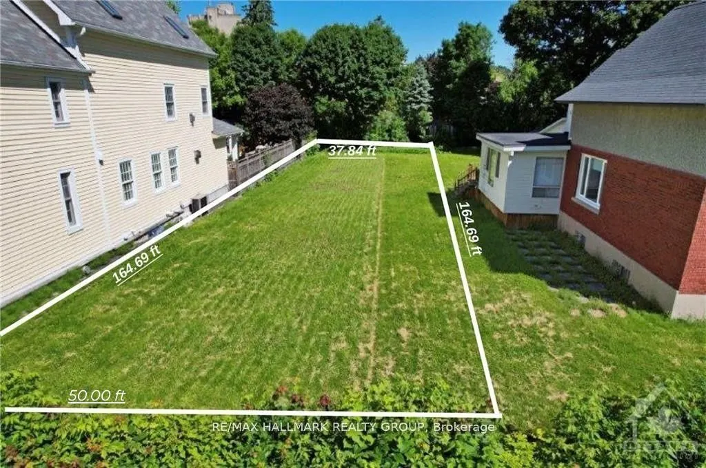 West Side - 67 Springhurst Avenue