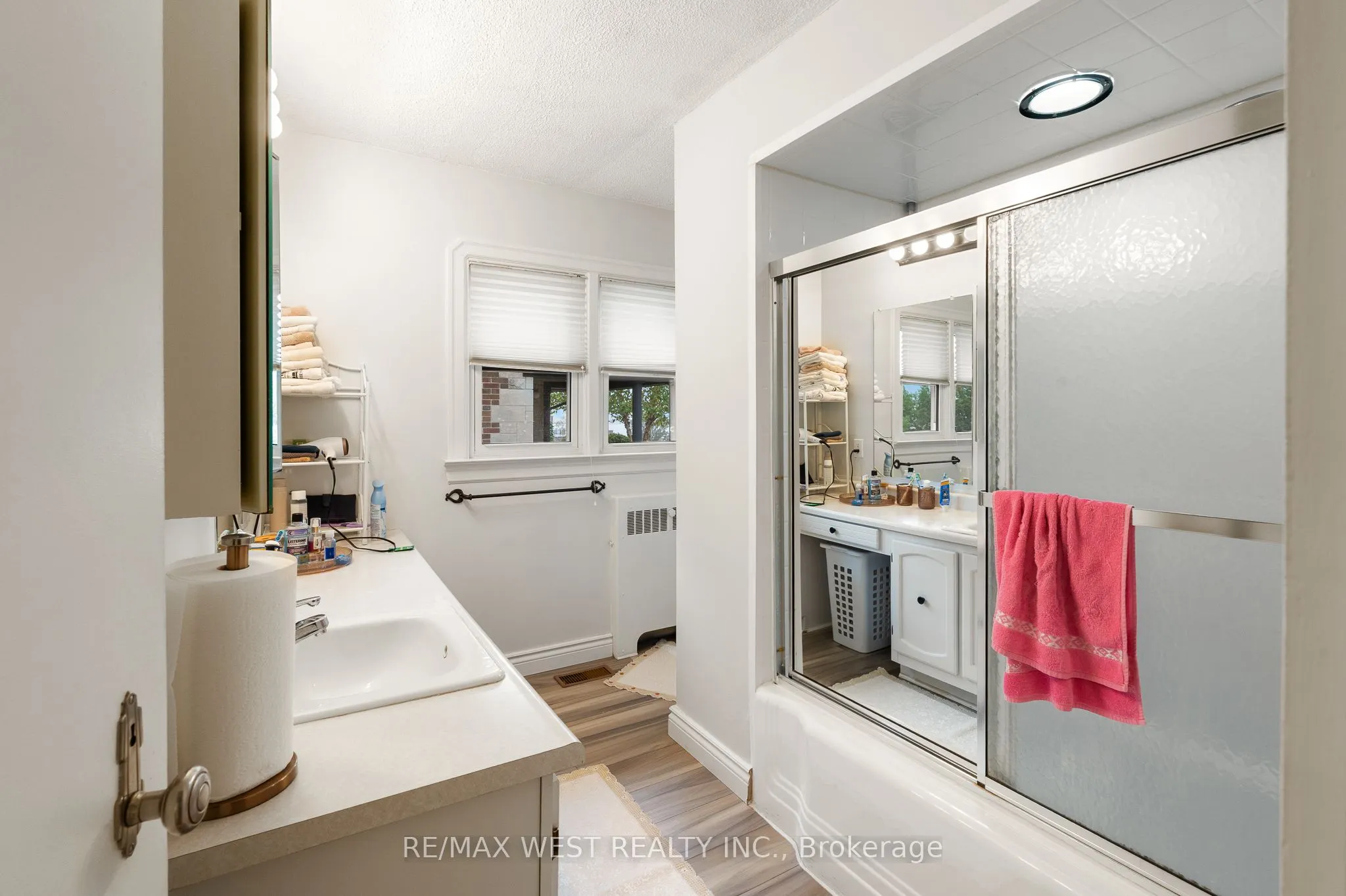 2437 Riverside Drive W