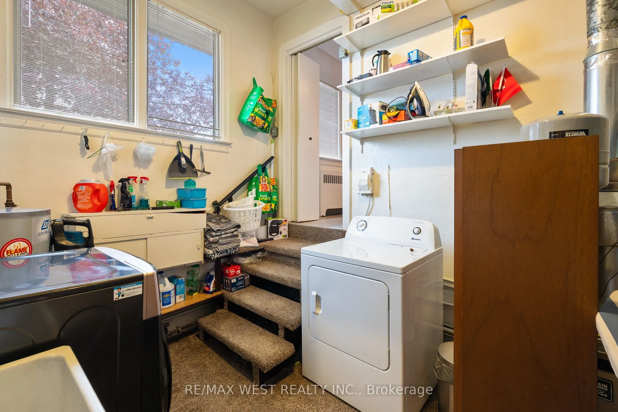 2437 Riverside Drive W