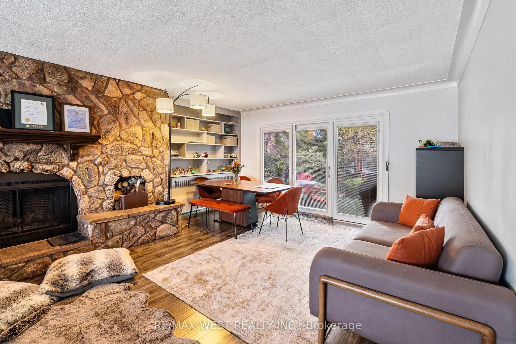 2437 Riverside Drive W