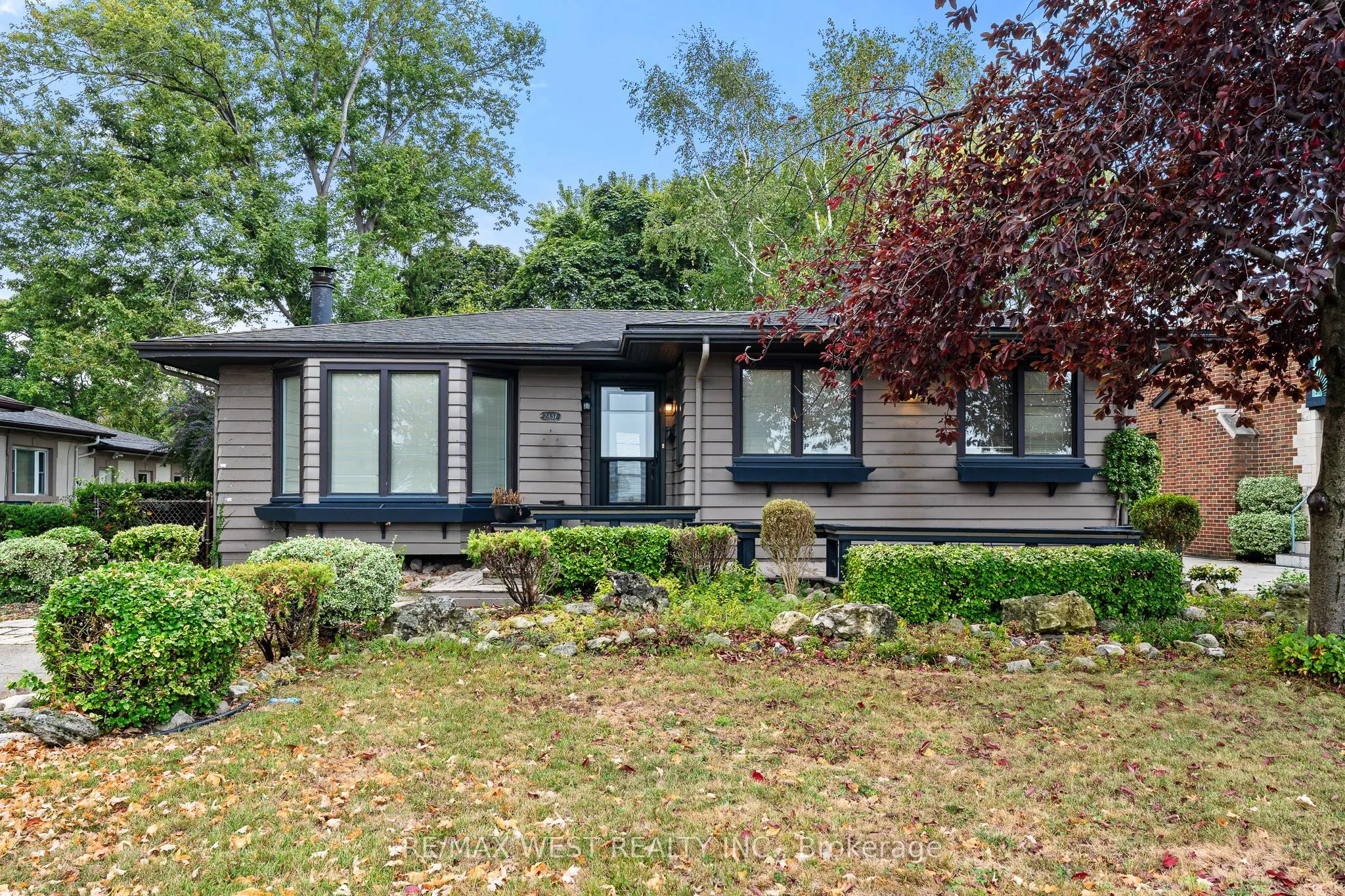 2437 Riverside Drive W