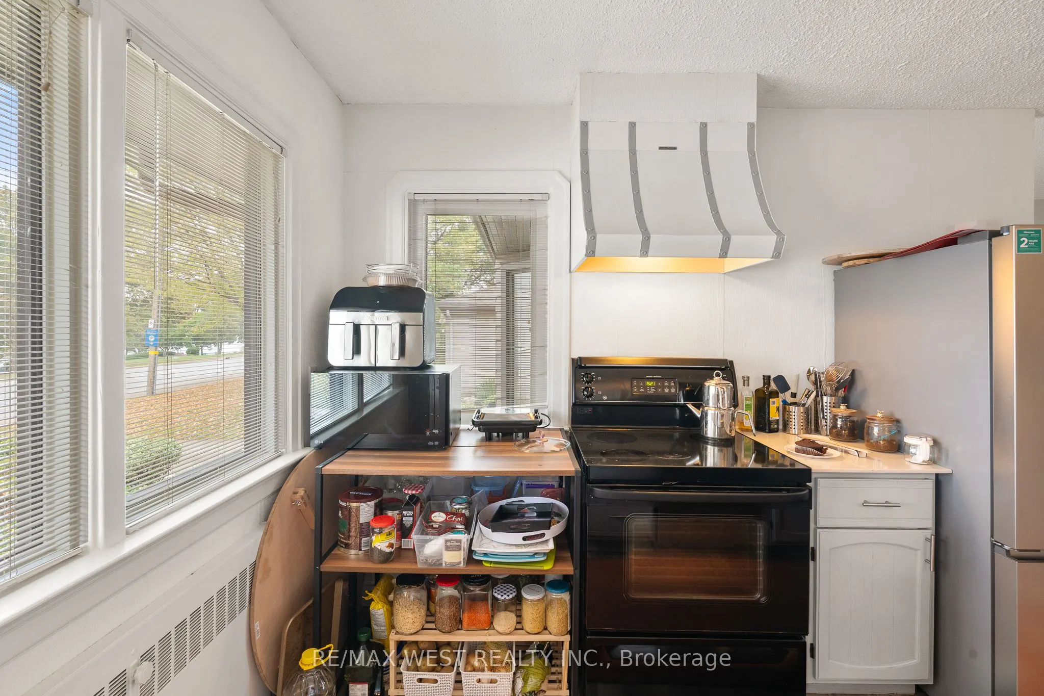2437 Riverside Drive W