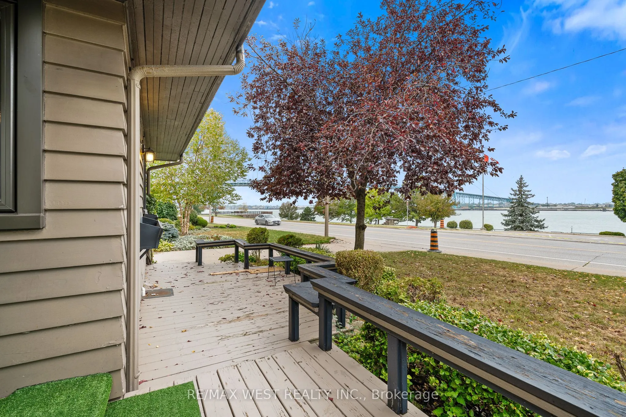 2437 Riverside Drive W