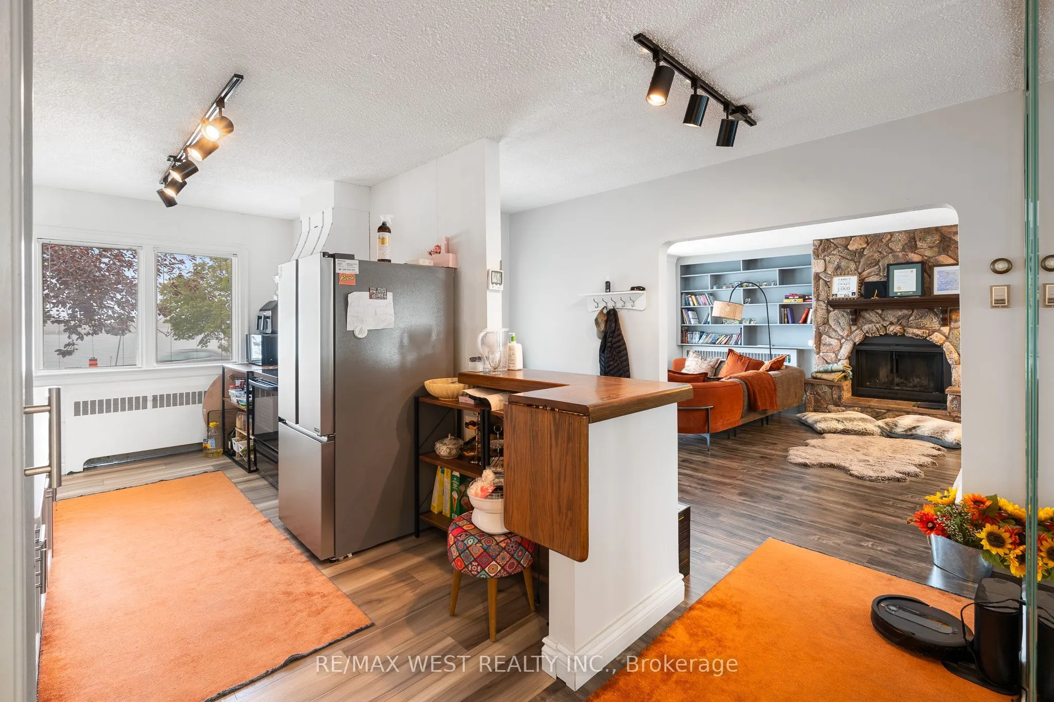 2437 Riverside Drive W