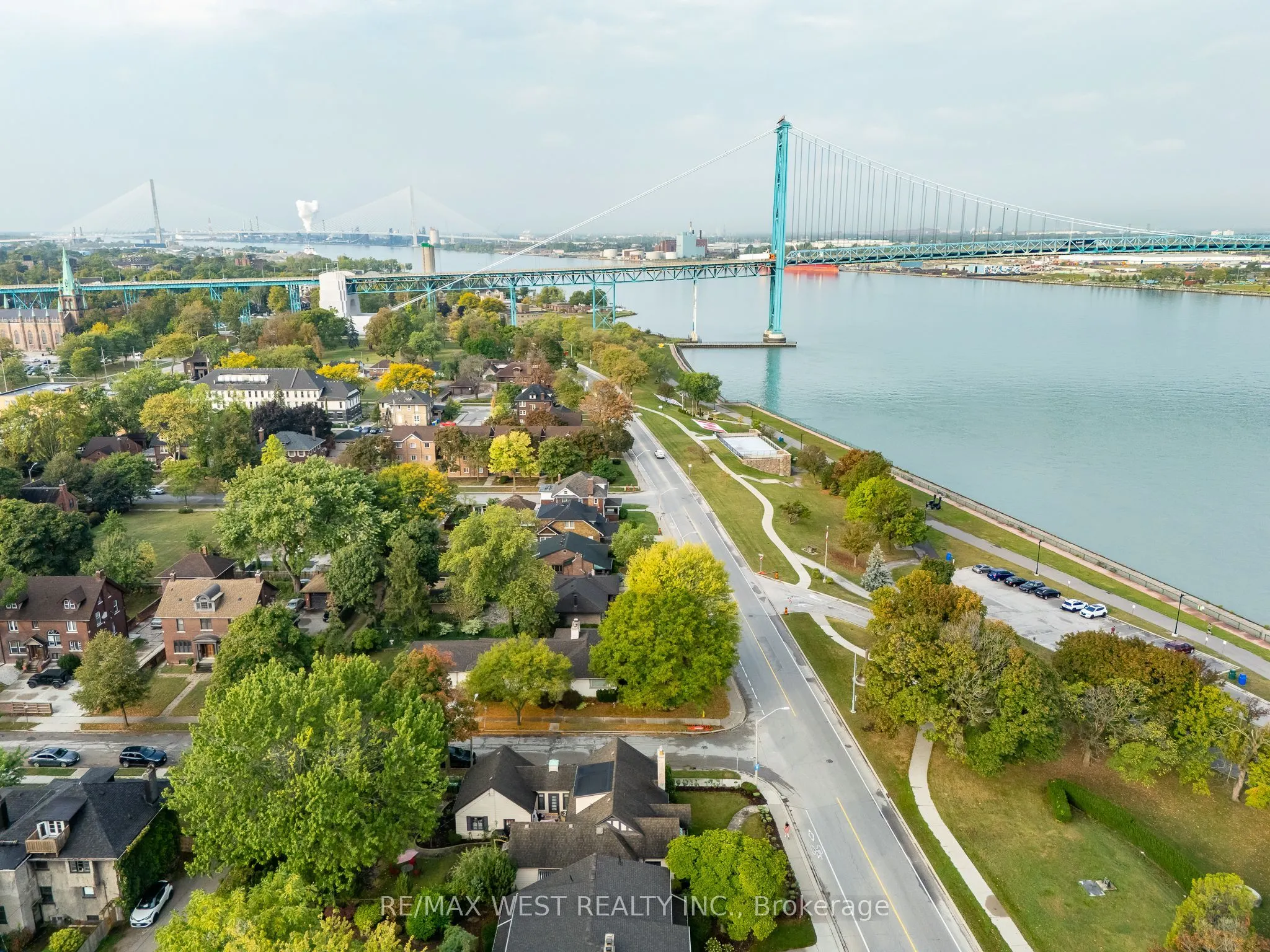 2437 Riverside Drive W