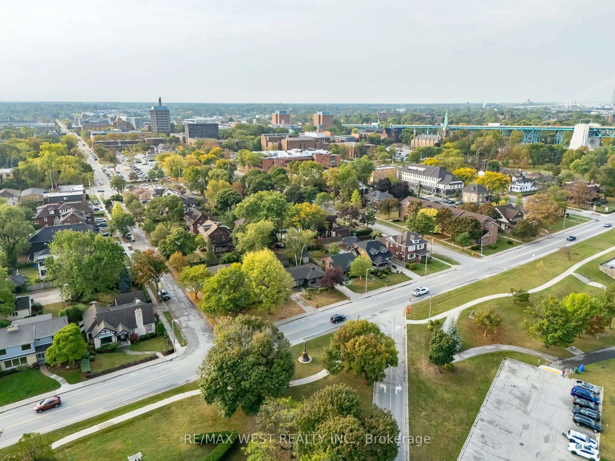 2437 Riverside Drive W