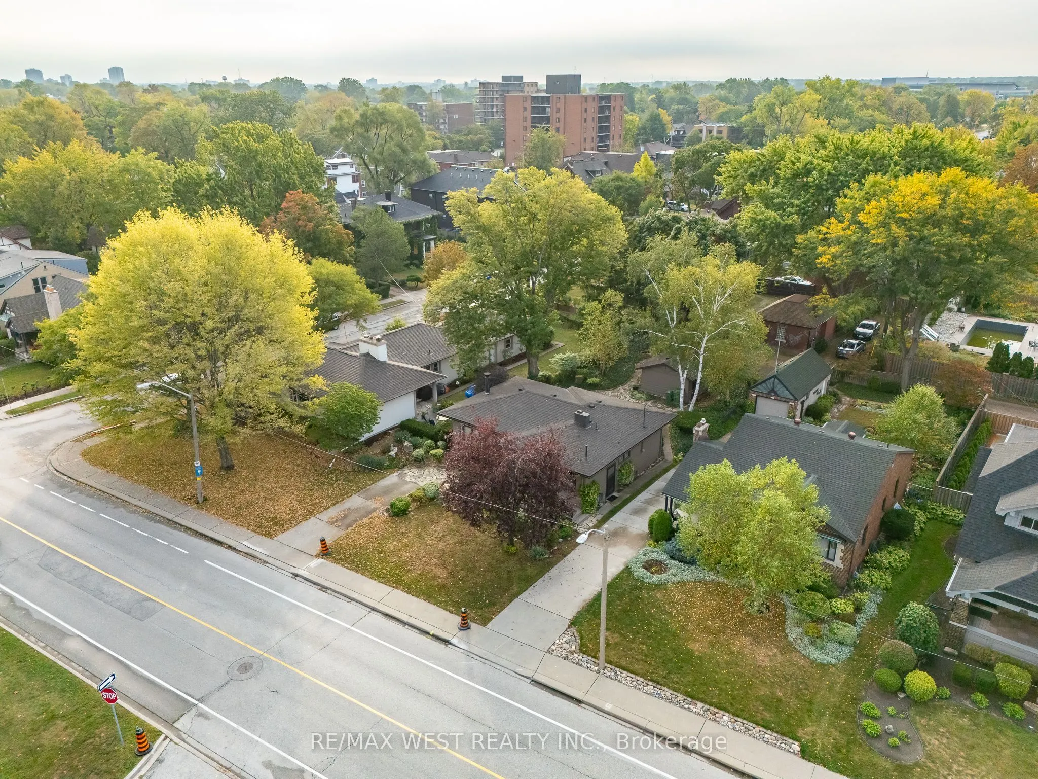 2437 Riverside Drive W