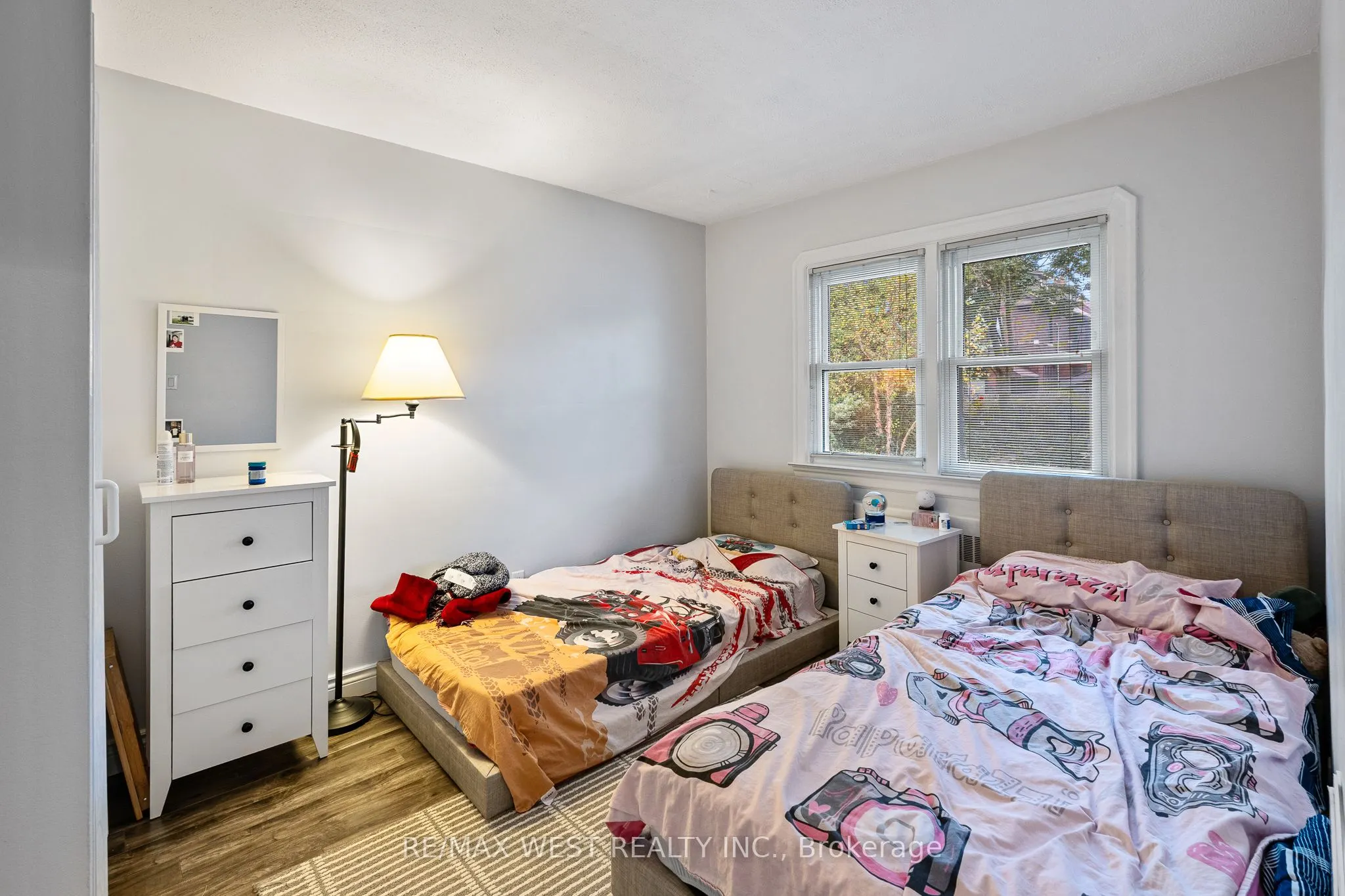 2437 Riverside Drive W