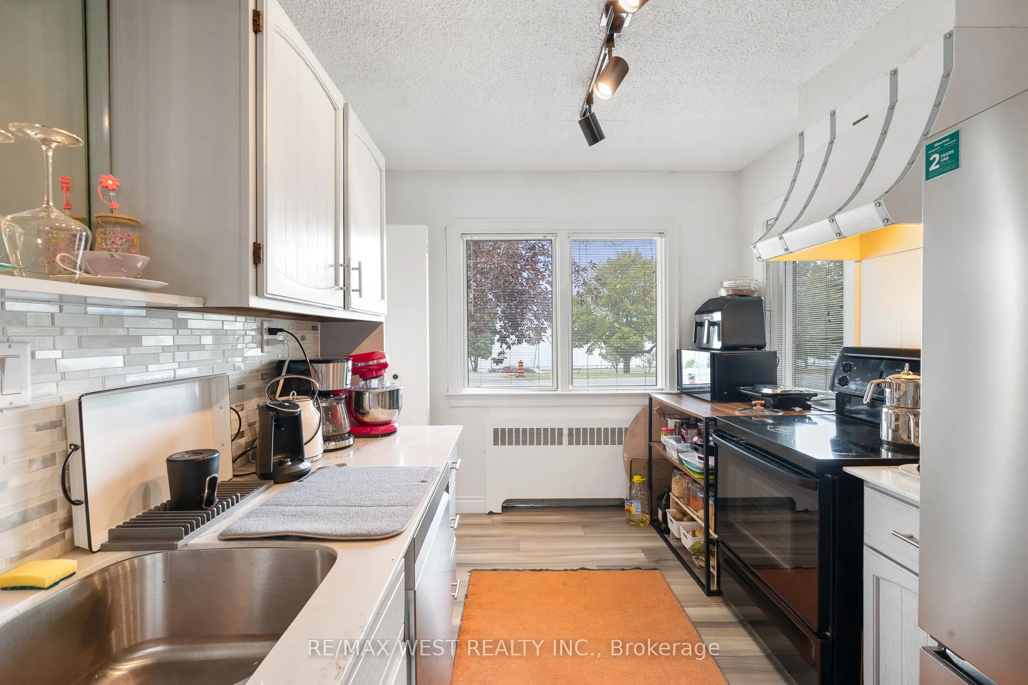 2437 Riverside Drive W