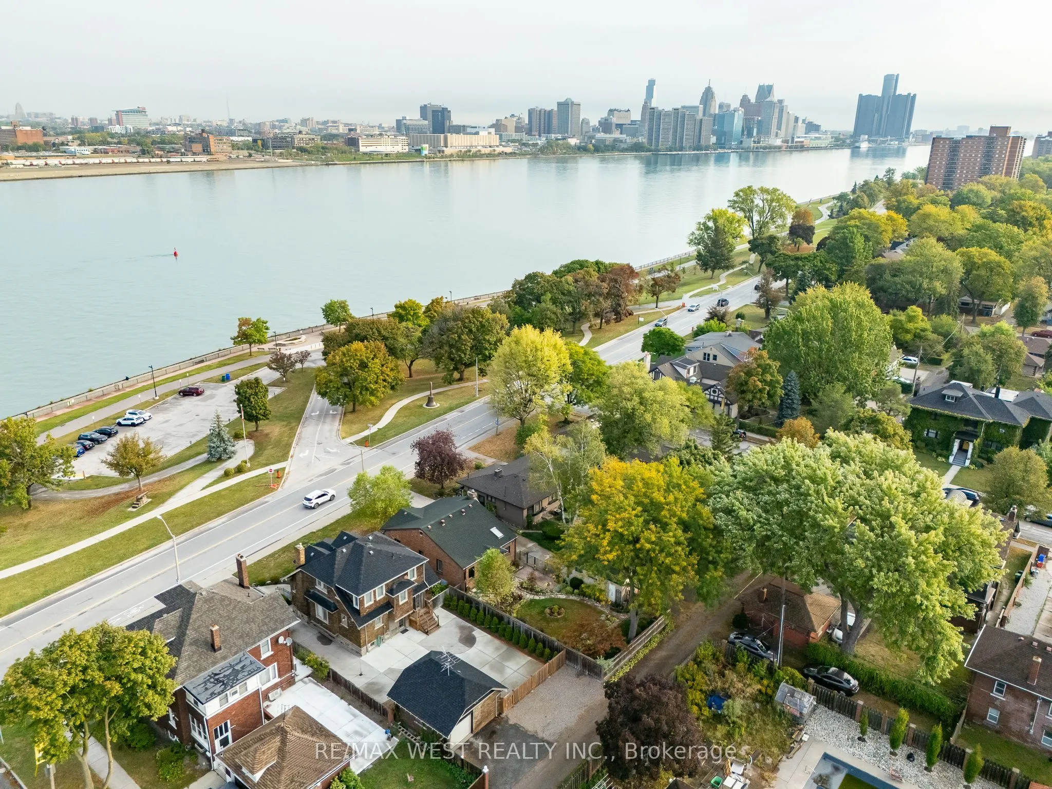 2437 Riverside Drive W