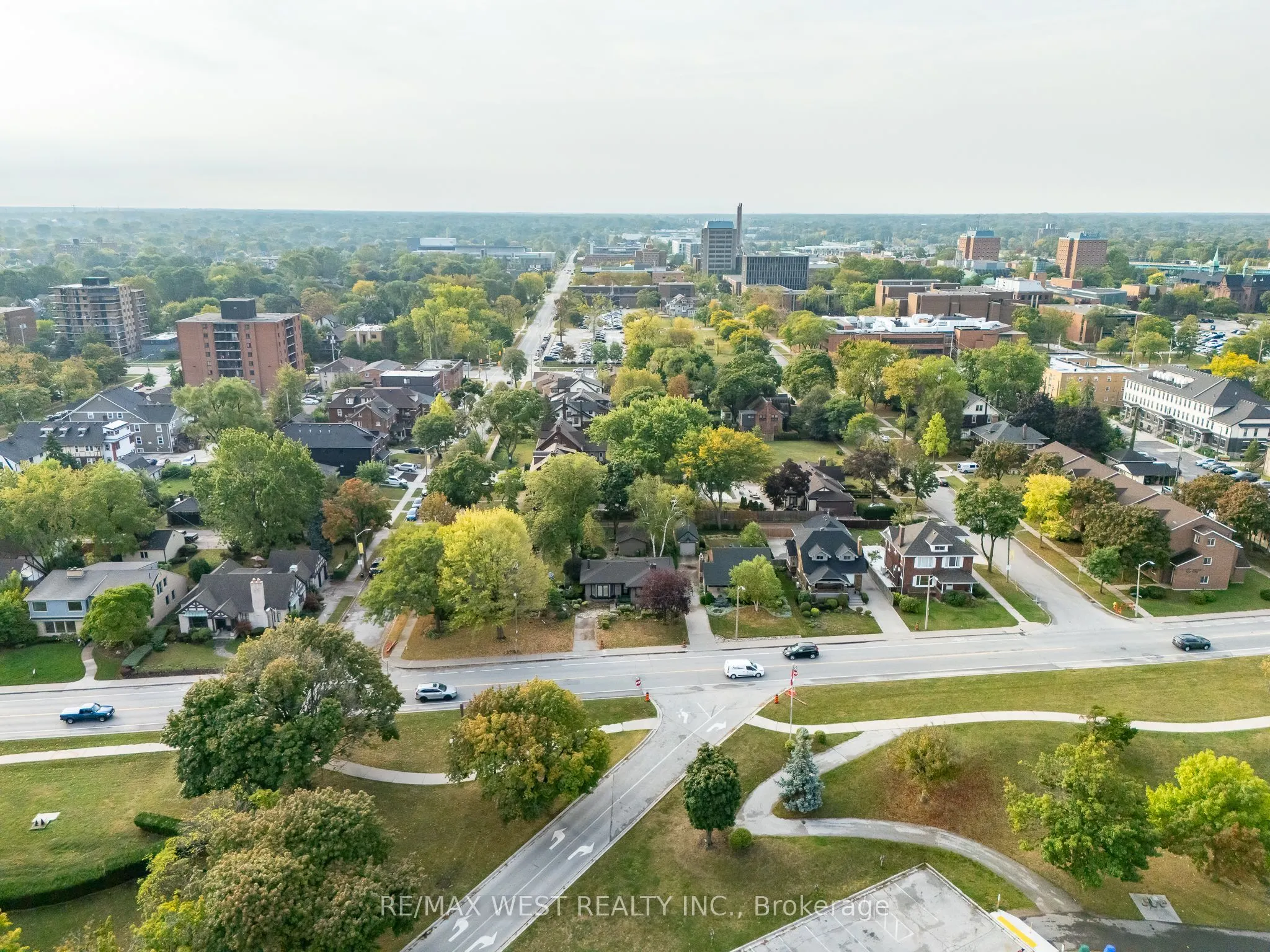 2437 Riverside Drive W