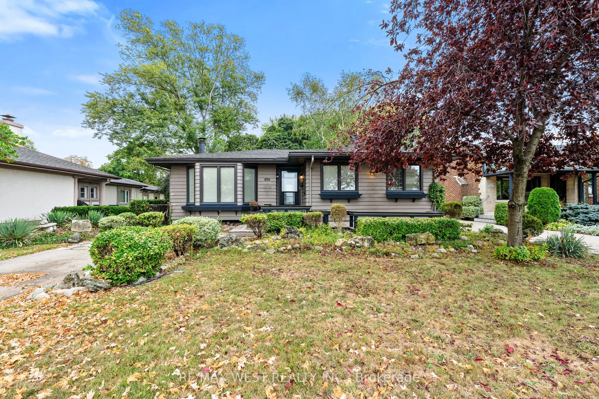 2437 Riverside Drive W
