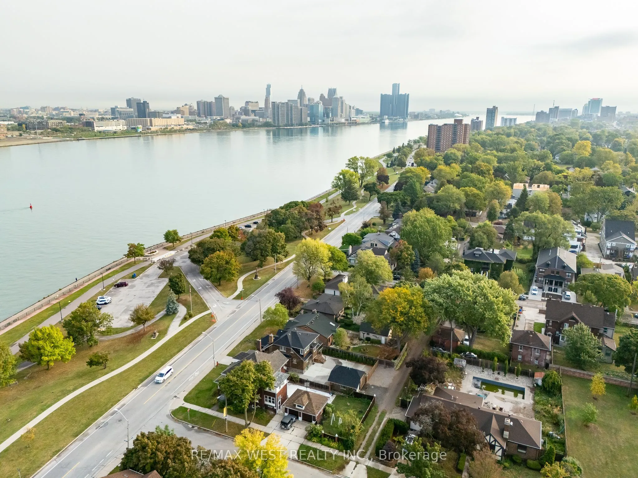 2437 Riverside Drive W