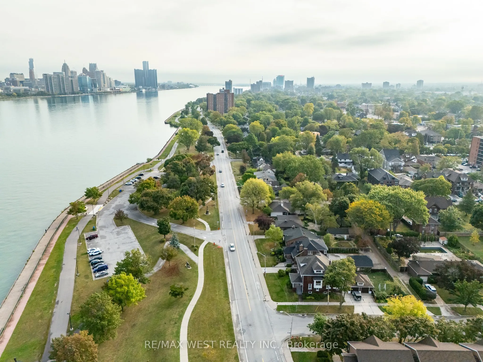 2437 Riverside Drive W