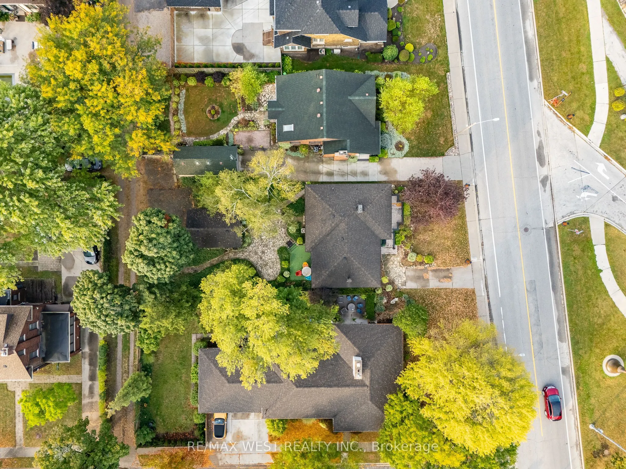 2437 Riverside Drive W