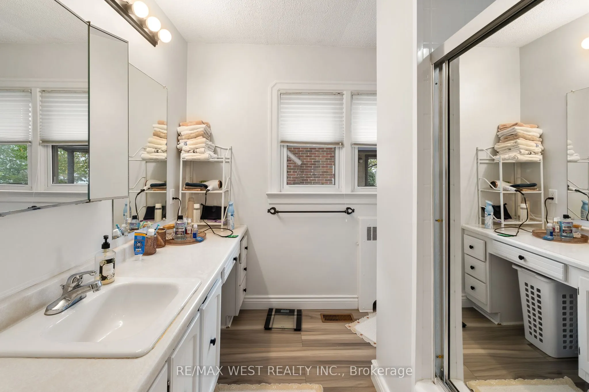 2437 Riverside Drive W