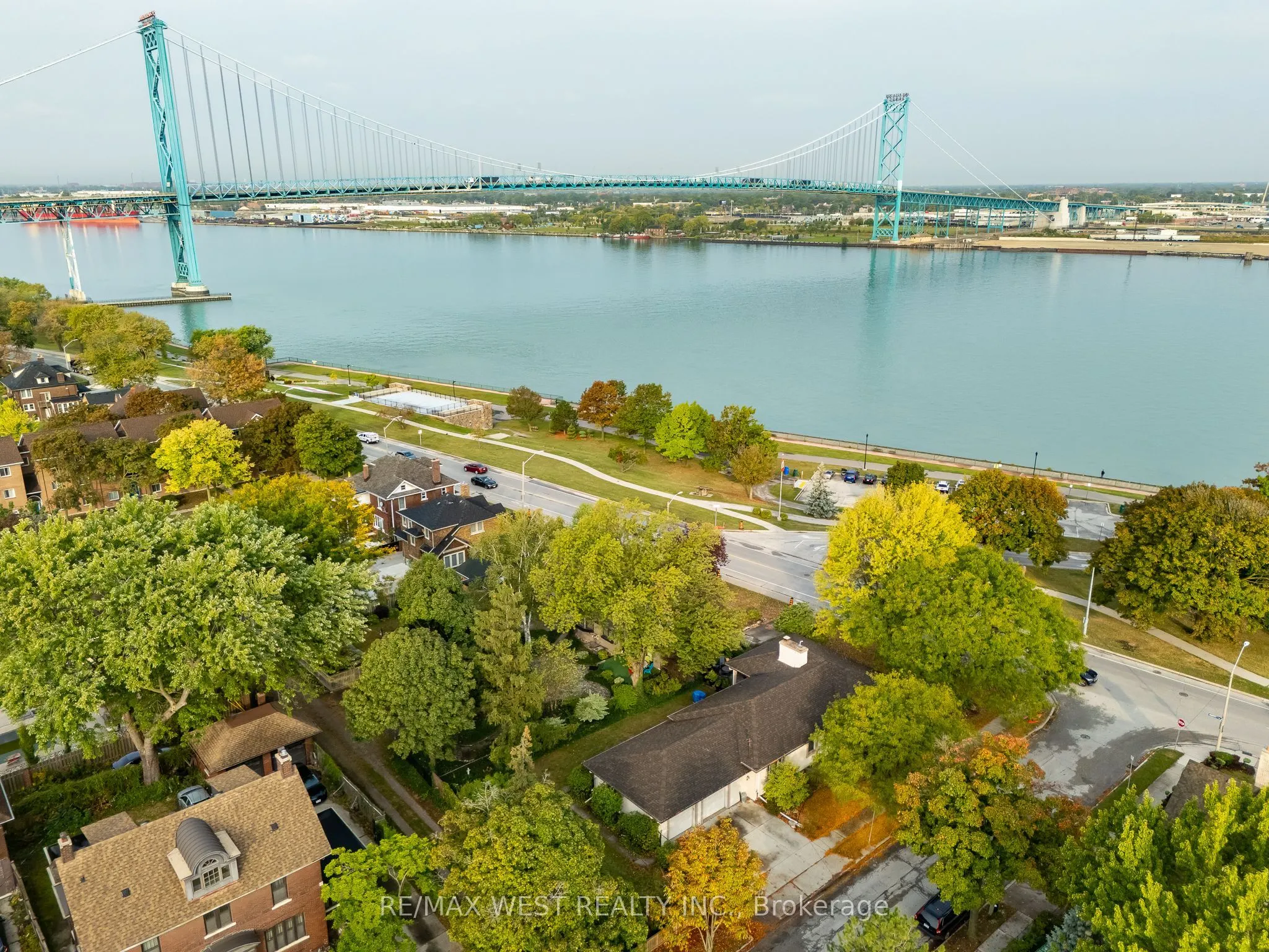 2437 Riverside Drive W