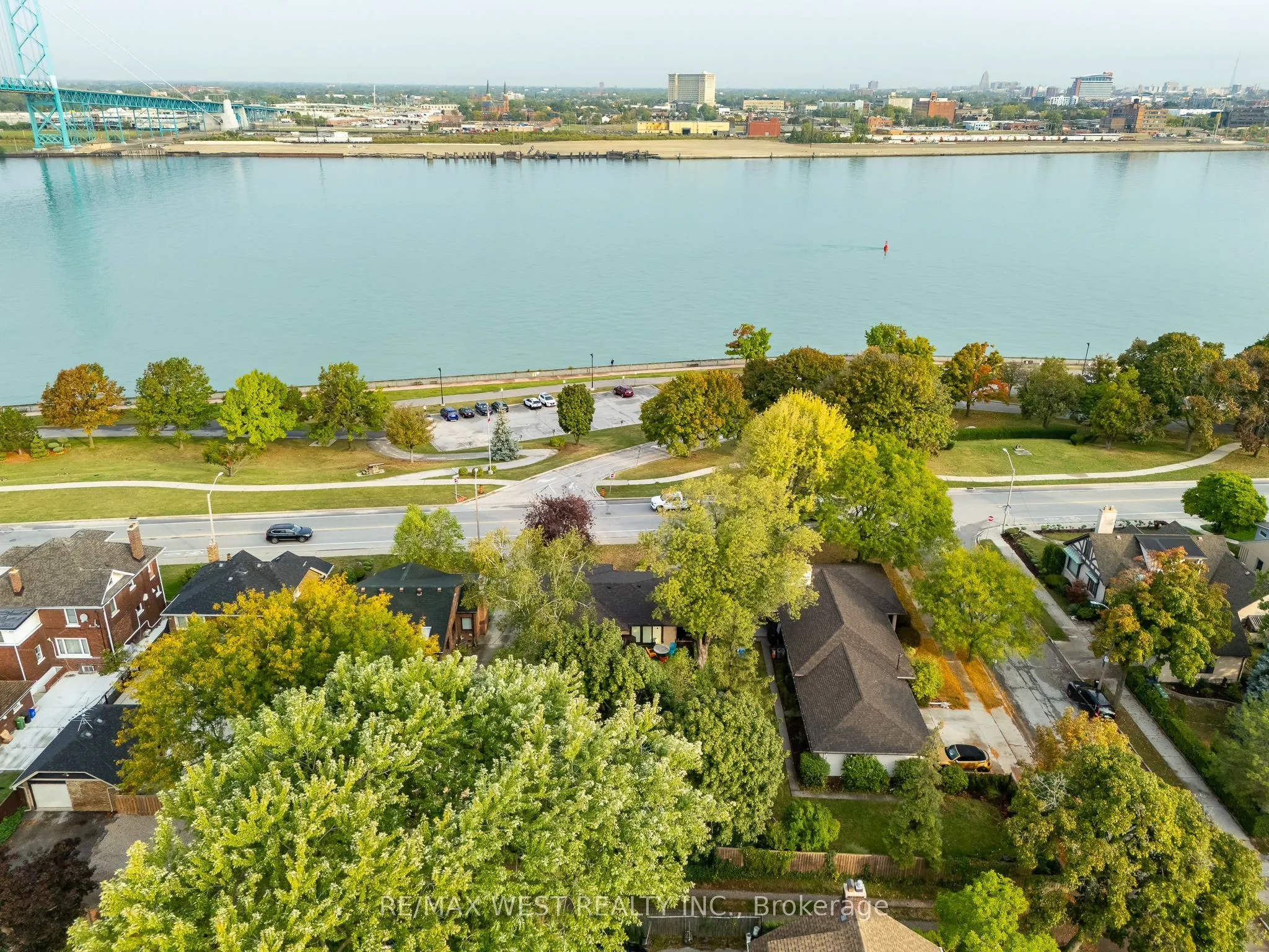 2437 Riverside Drive W