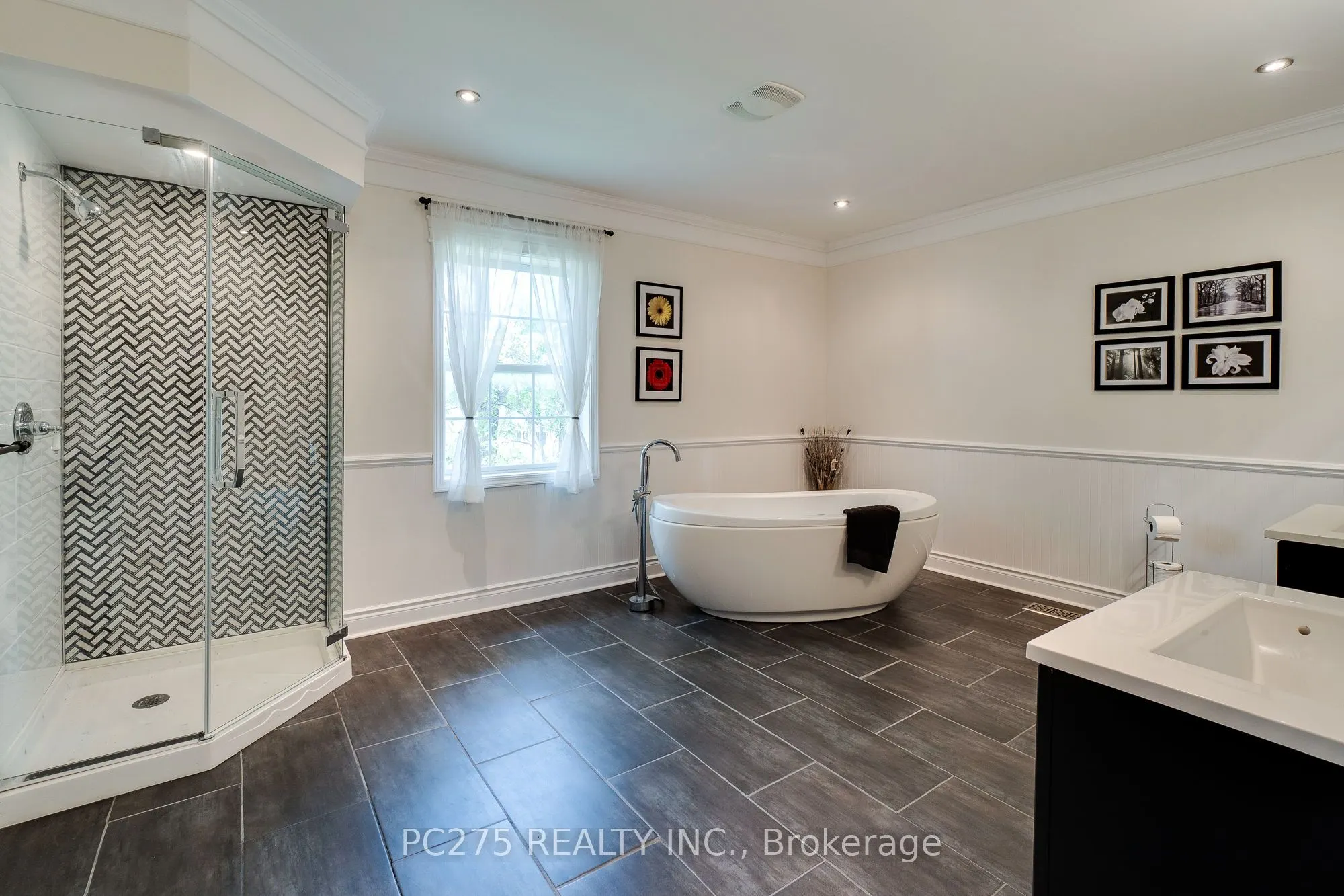 23 Mactavesh Crescent