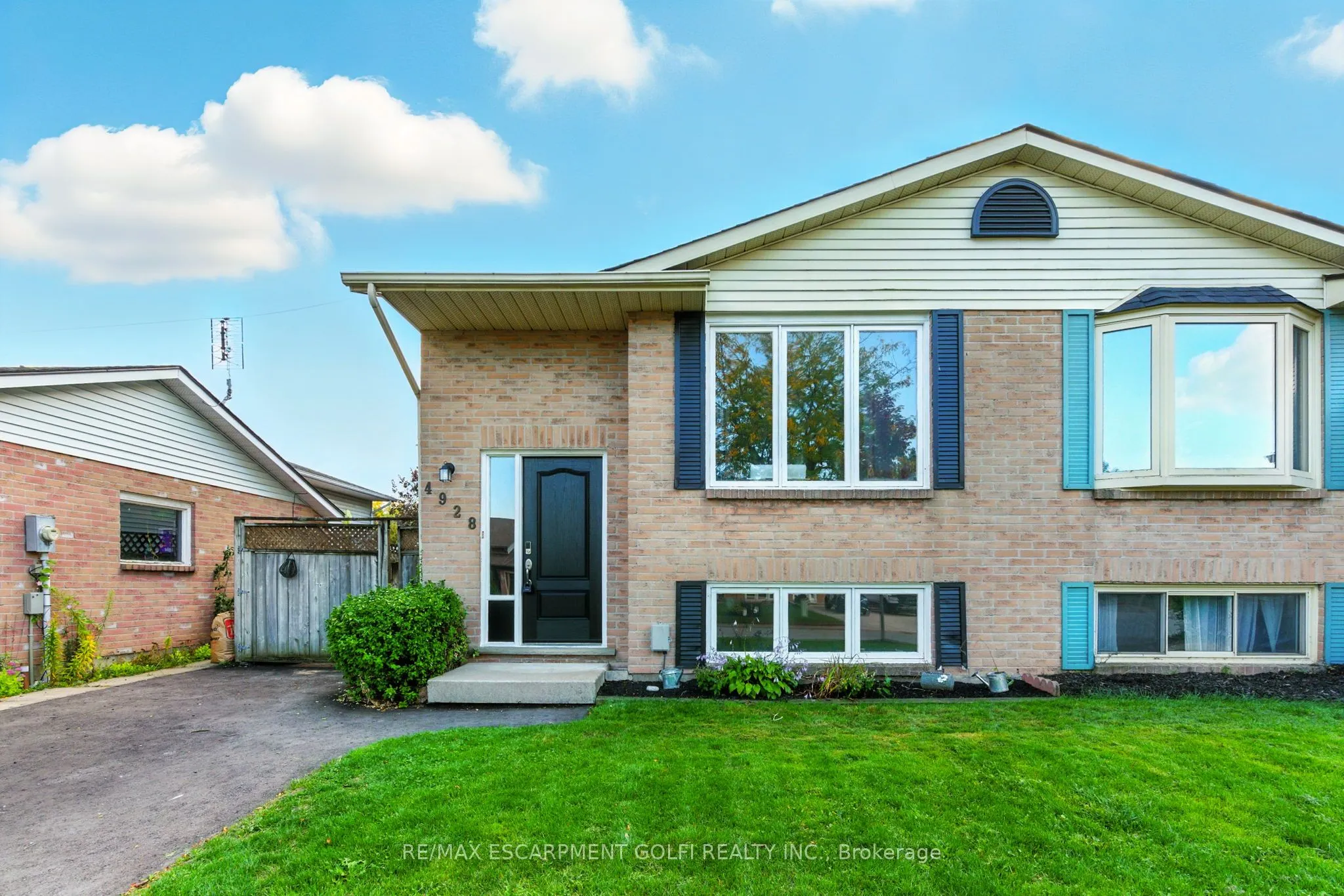 4928 HICKORY Lane