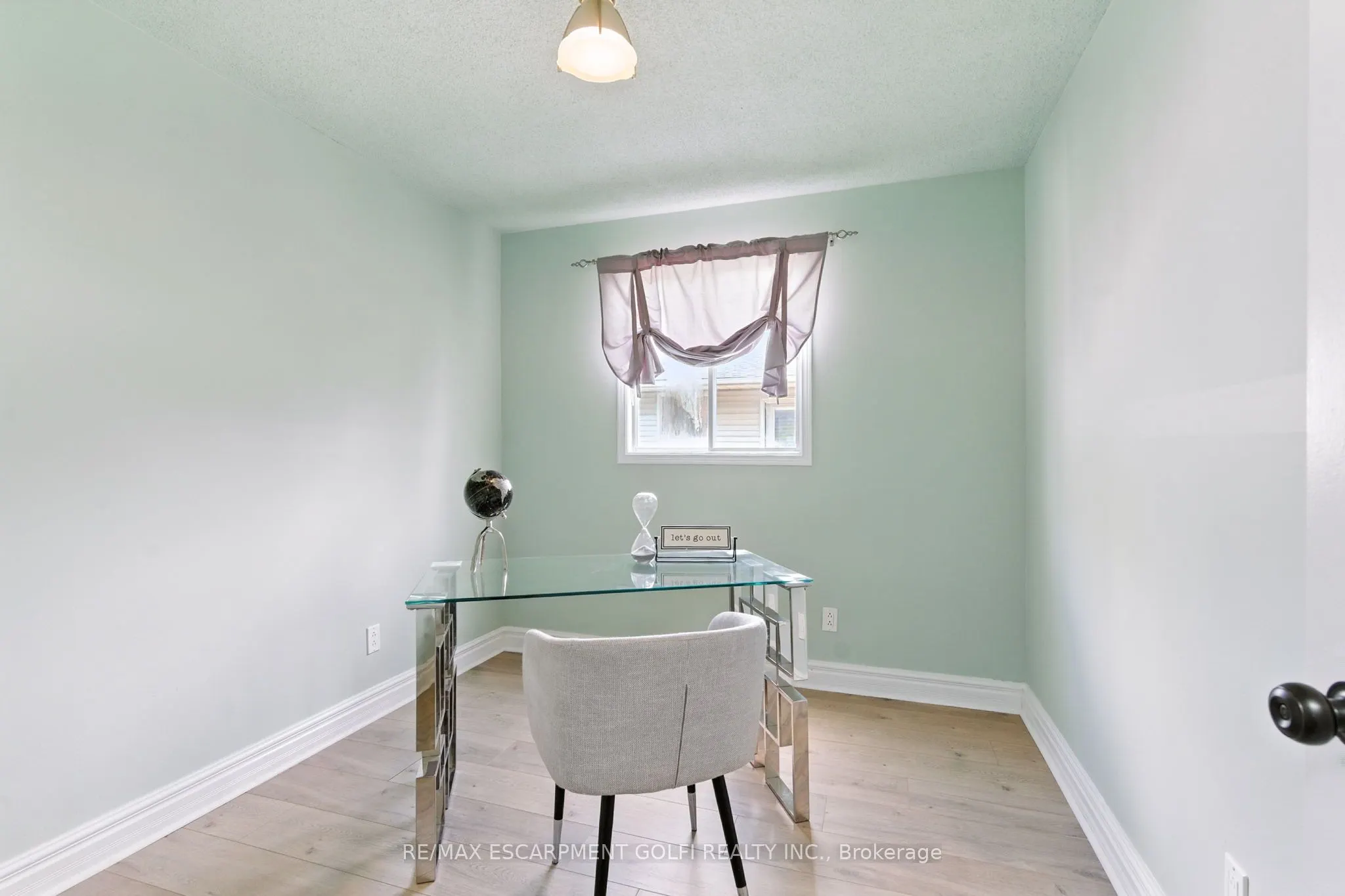 4928 HICKORY Lane