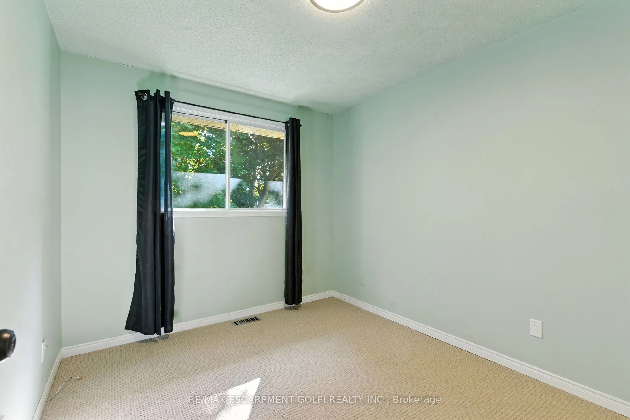 4928 HICKORY Lane