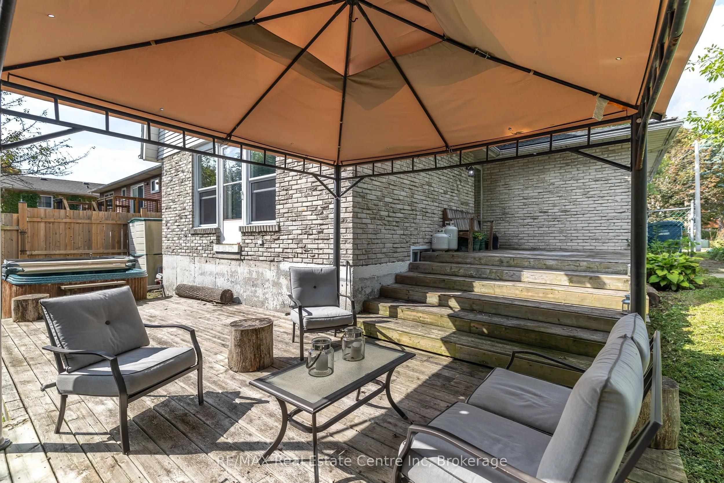 34 Woodridge Drive