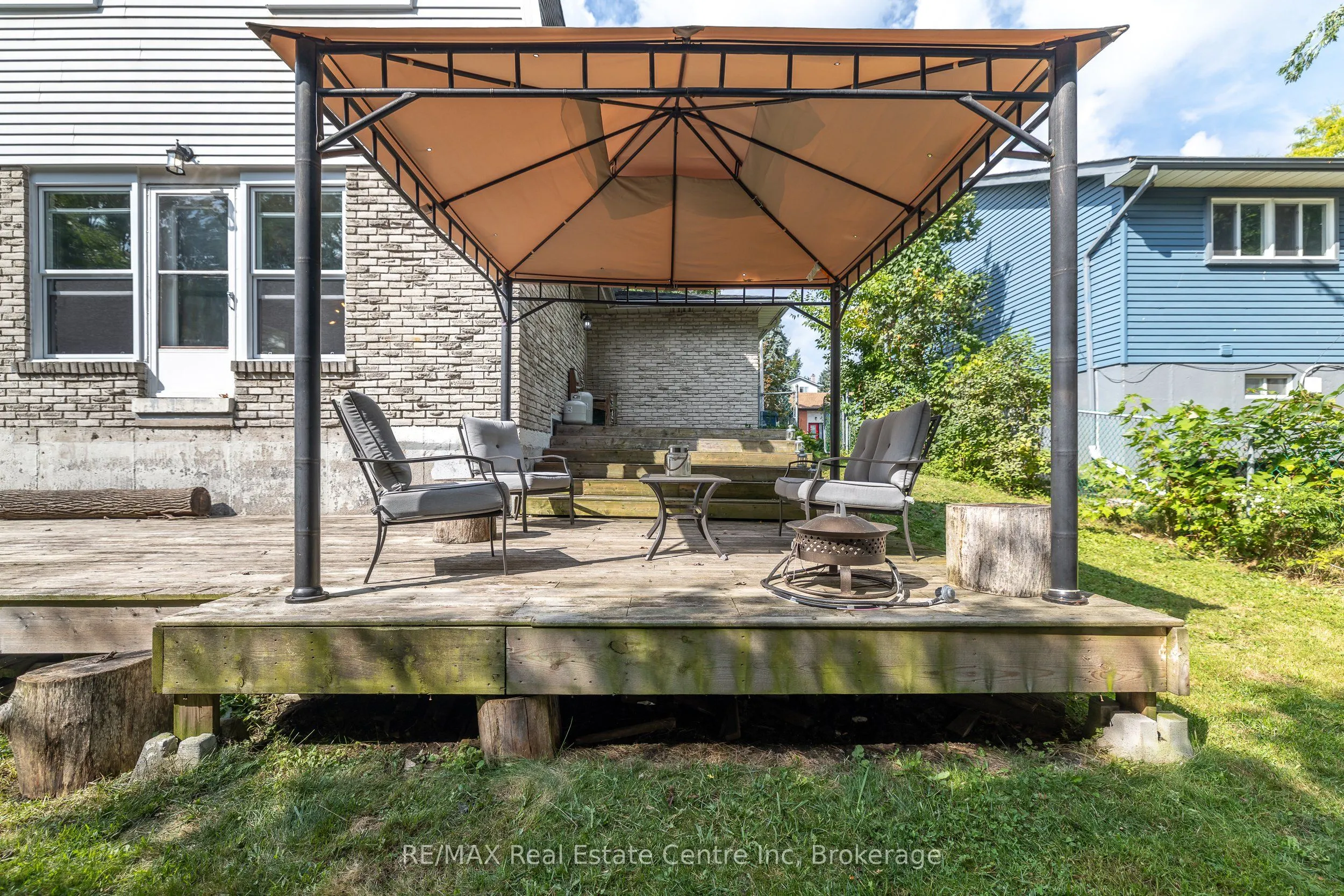 34 Woodridge Drive