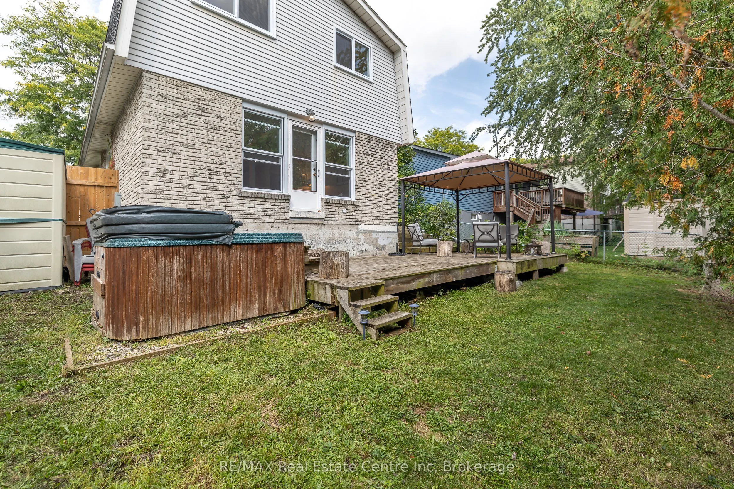 34 Woodridge Drive