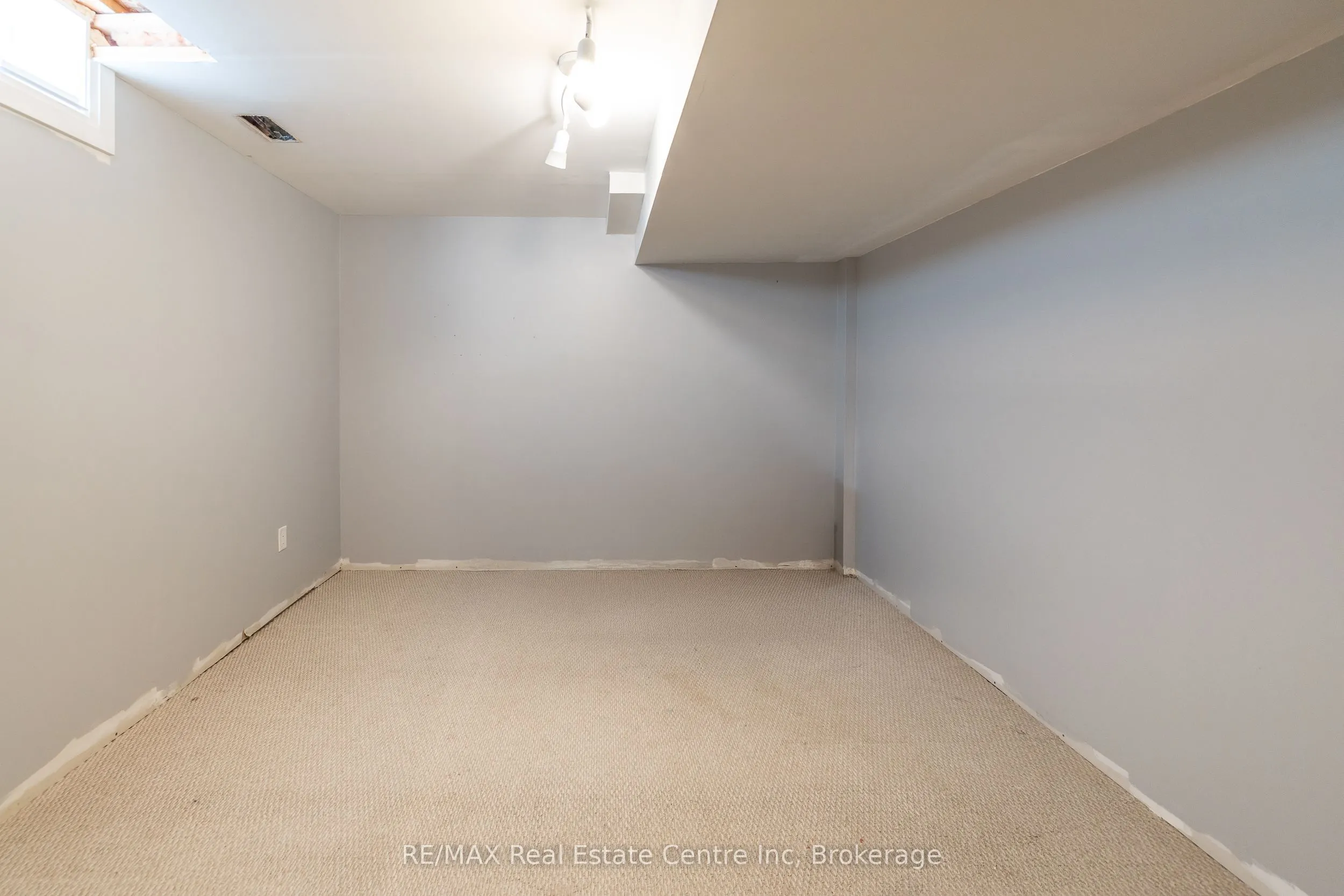 34 Woodridge Drive