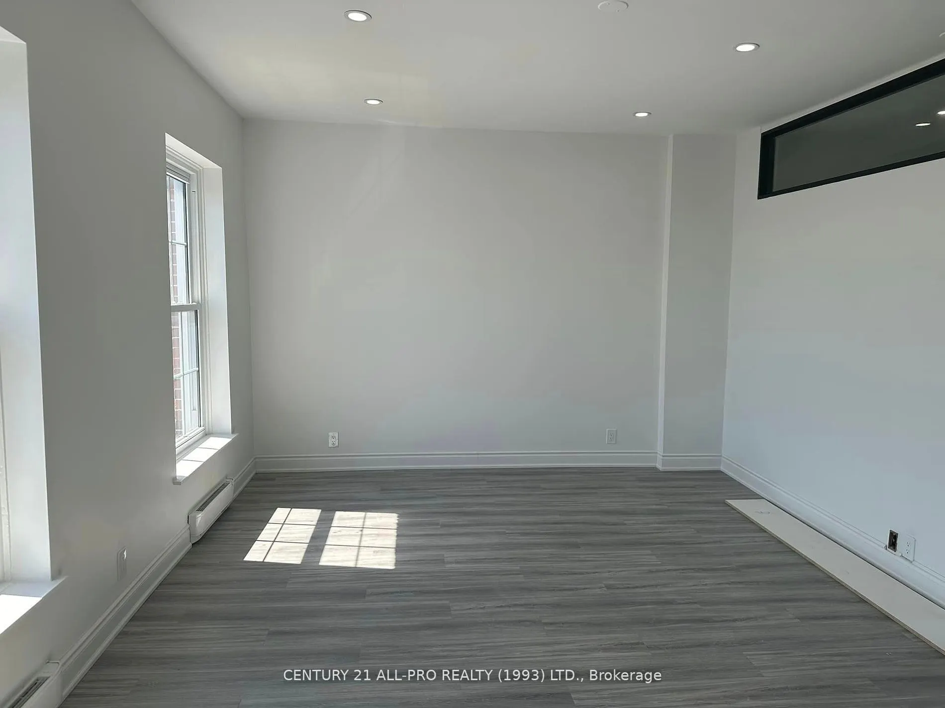 82 King Street W, #Unit 3