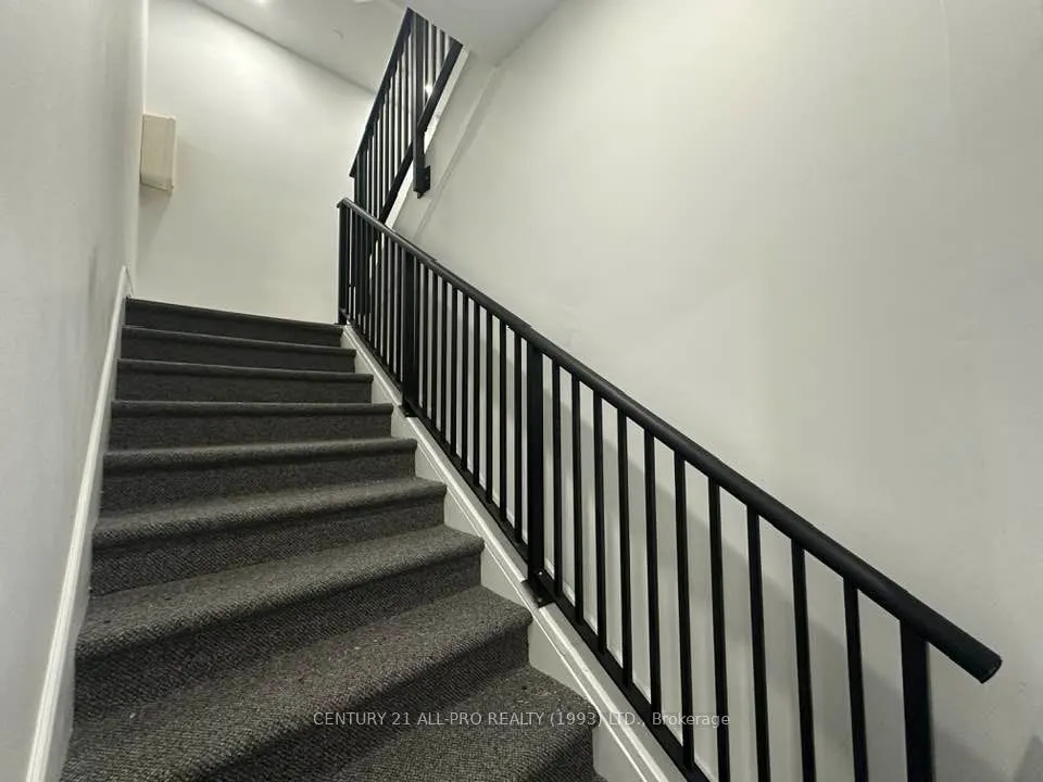 82 King Street W, #Unit 3