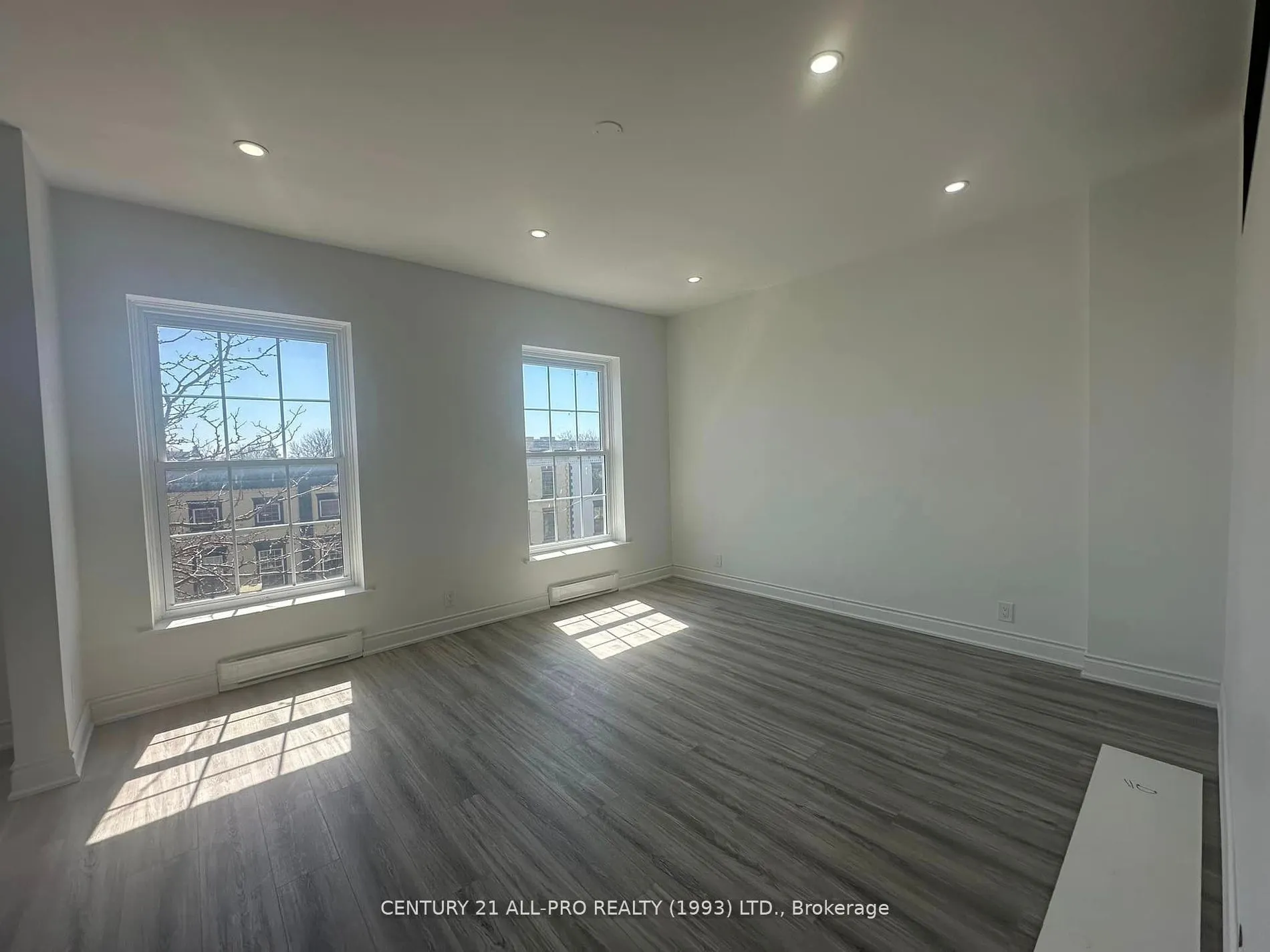 82 King Street W, #Unit 3
