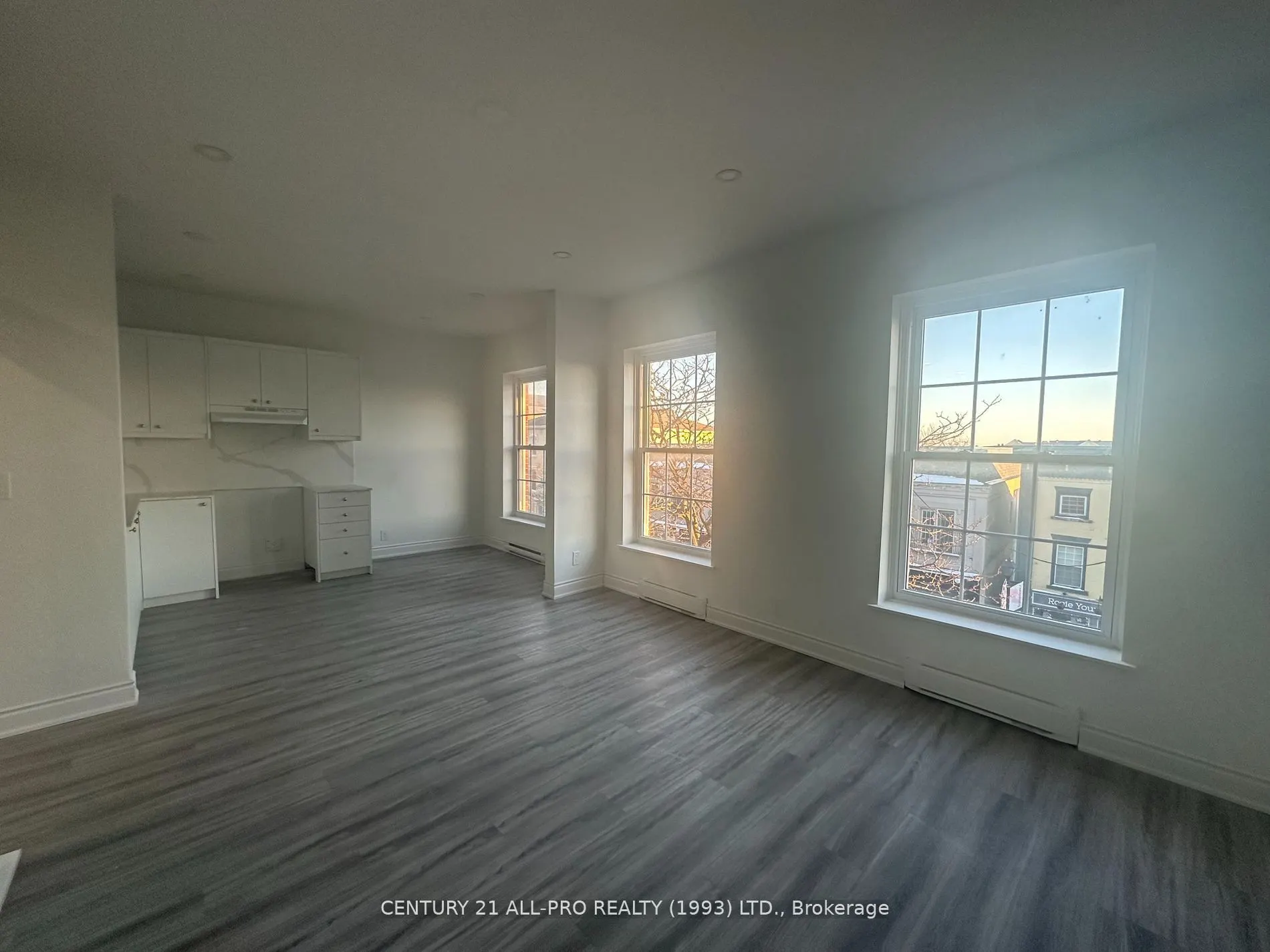 82 King Street W, #Unit 3