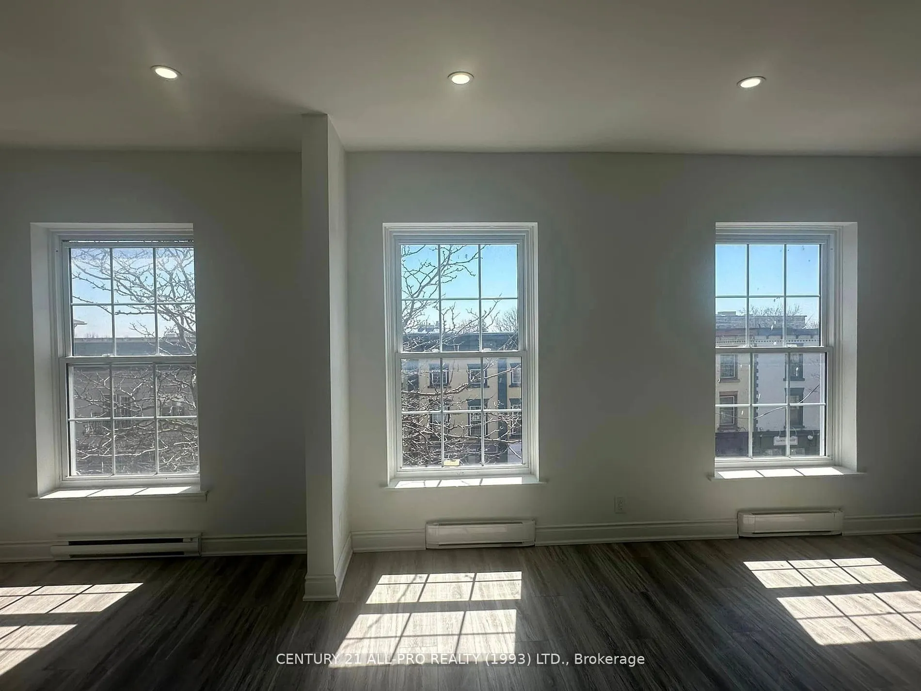 82 King Street W, #Unit 3