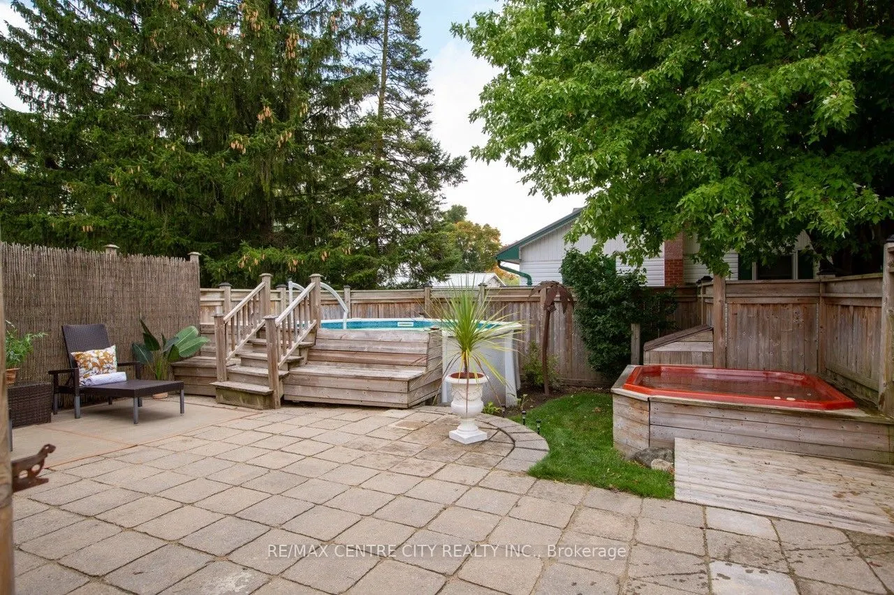 164 Woodstock Street N