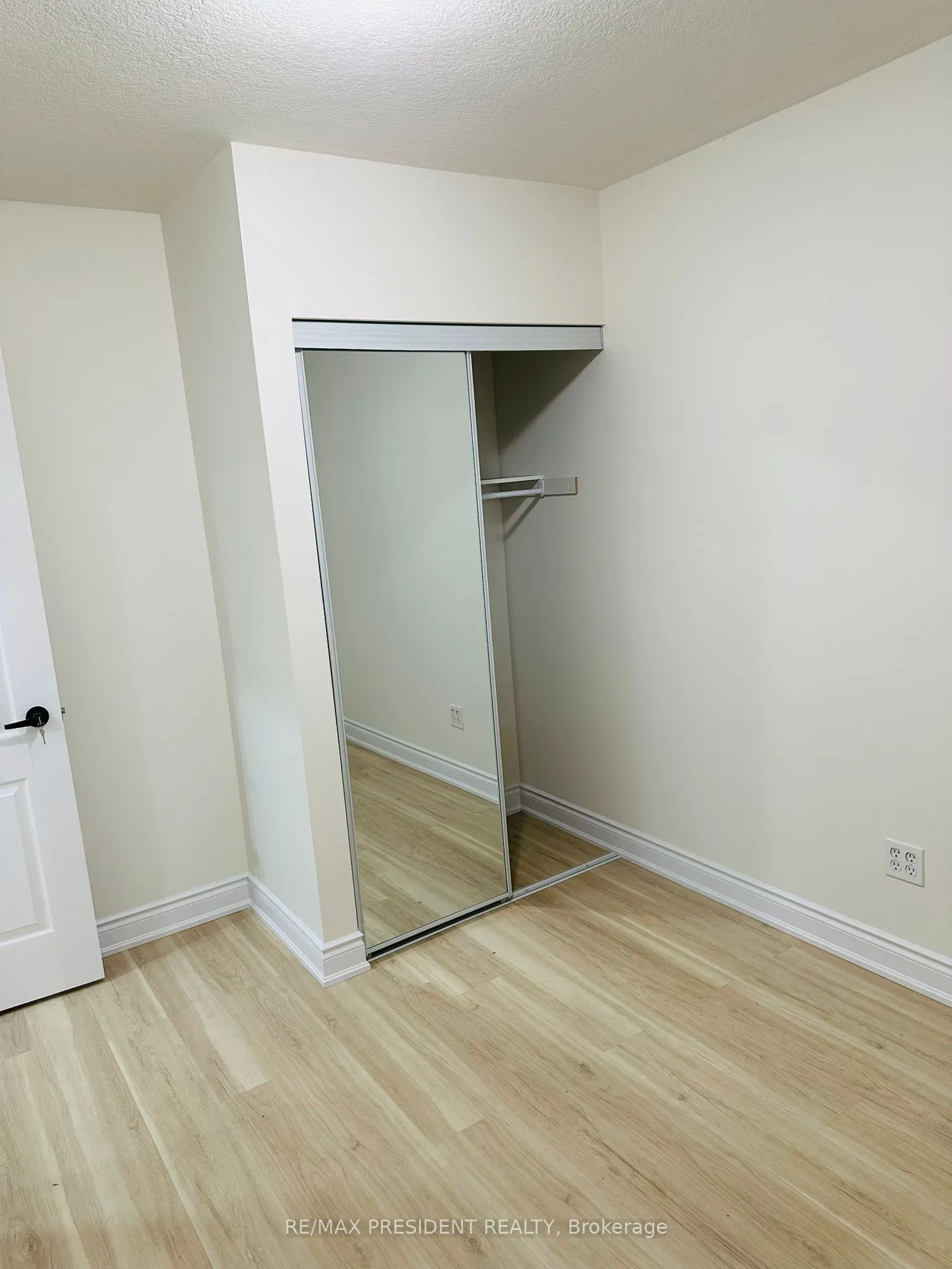 54 Periwinkle Street, #Legal apartment