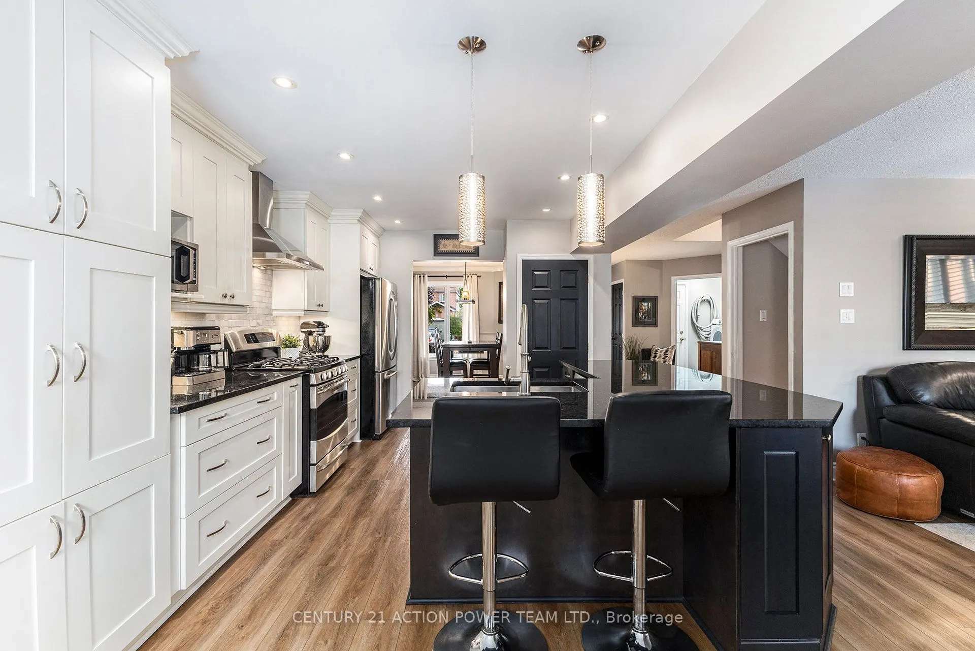 1017 SHEENBORO Crescent