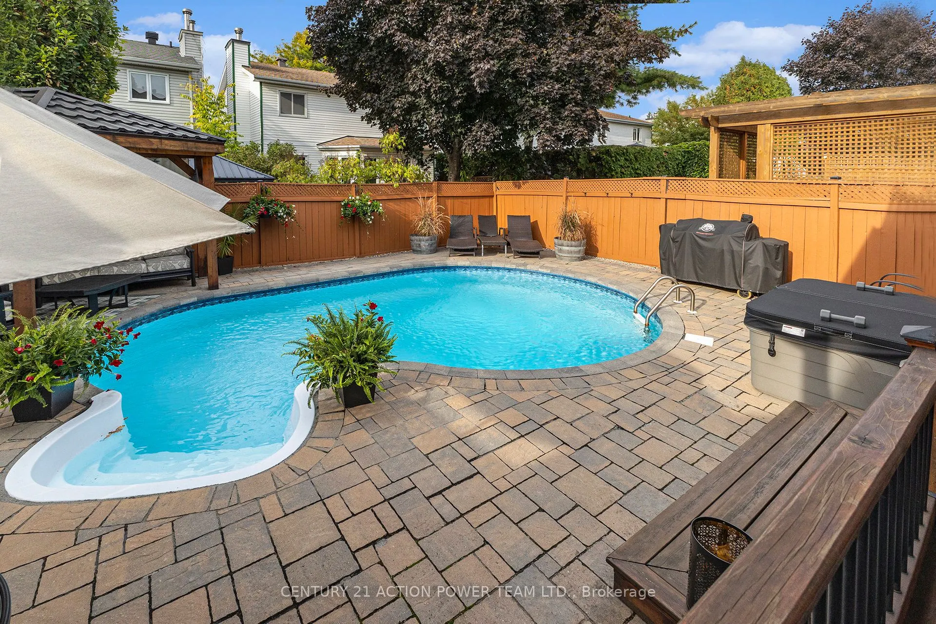1017 SHEENBORO Crescent