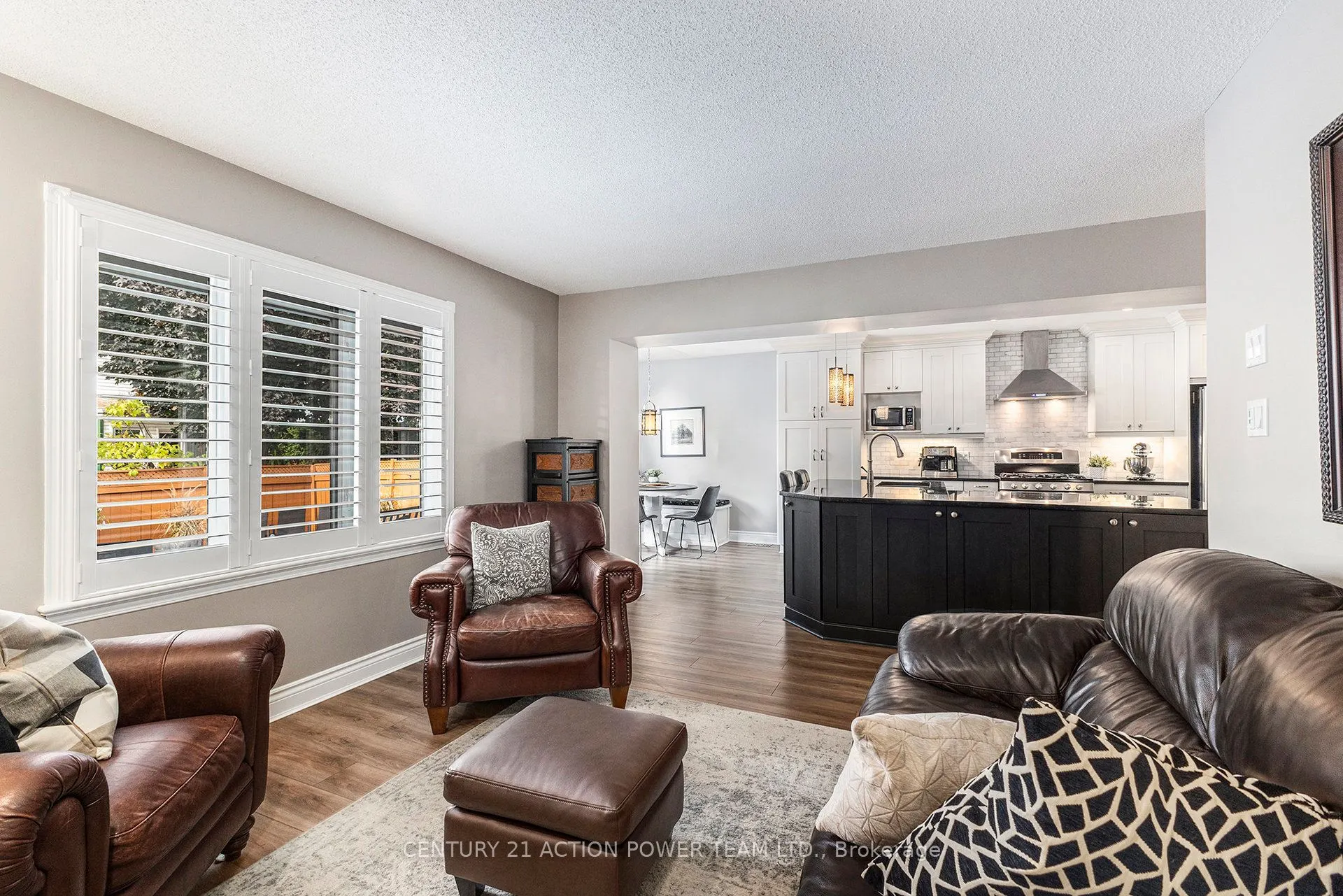 1017 SHEENBORO Crescent