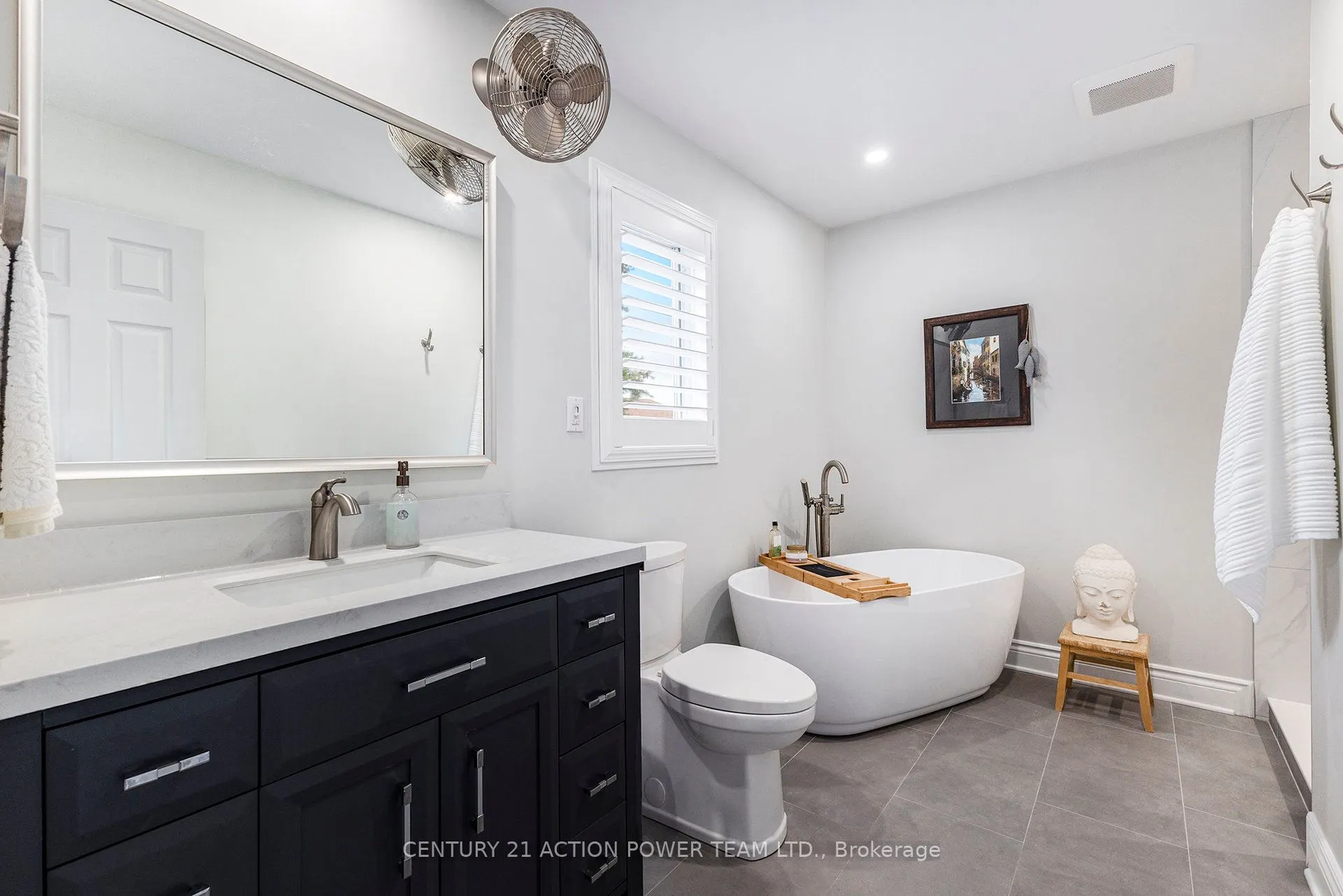 1017 SHEENBORO Crescent