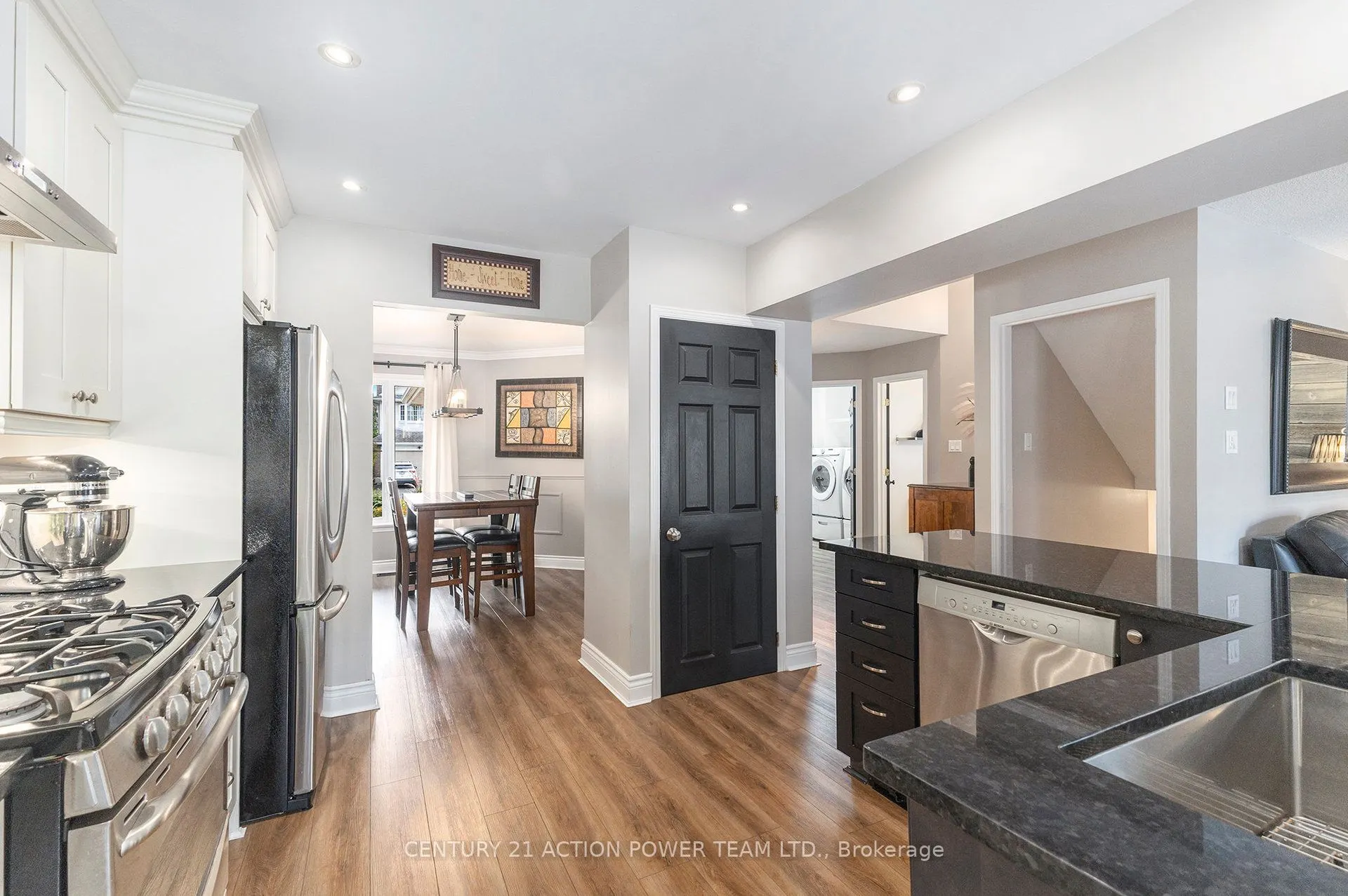 1017 SHEENBORO Crescent